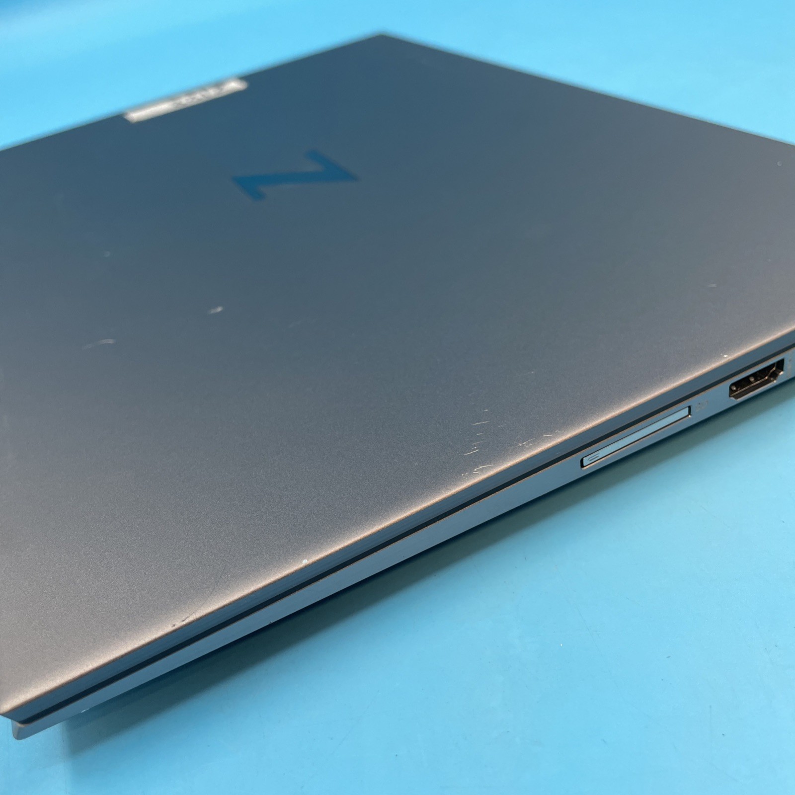 HP ZBook Studio G8 | i7-11850H | 32GB RAM | 256GB SSD | A2000 | WIN 11 PRO | 89%