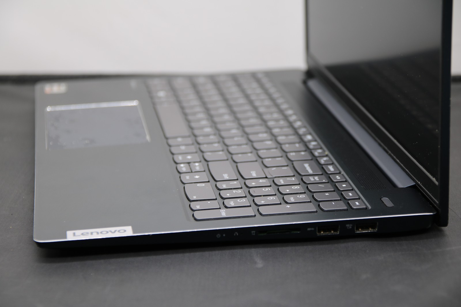 Lenovo IdeaPad 5 15ABA7 15.6″ – AMD Ryzen 5 5000 Series – No Power, For Parts