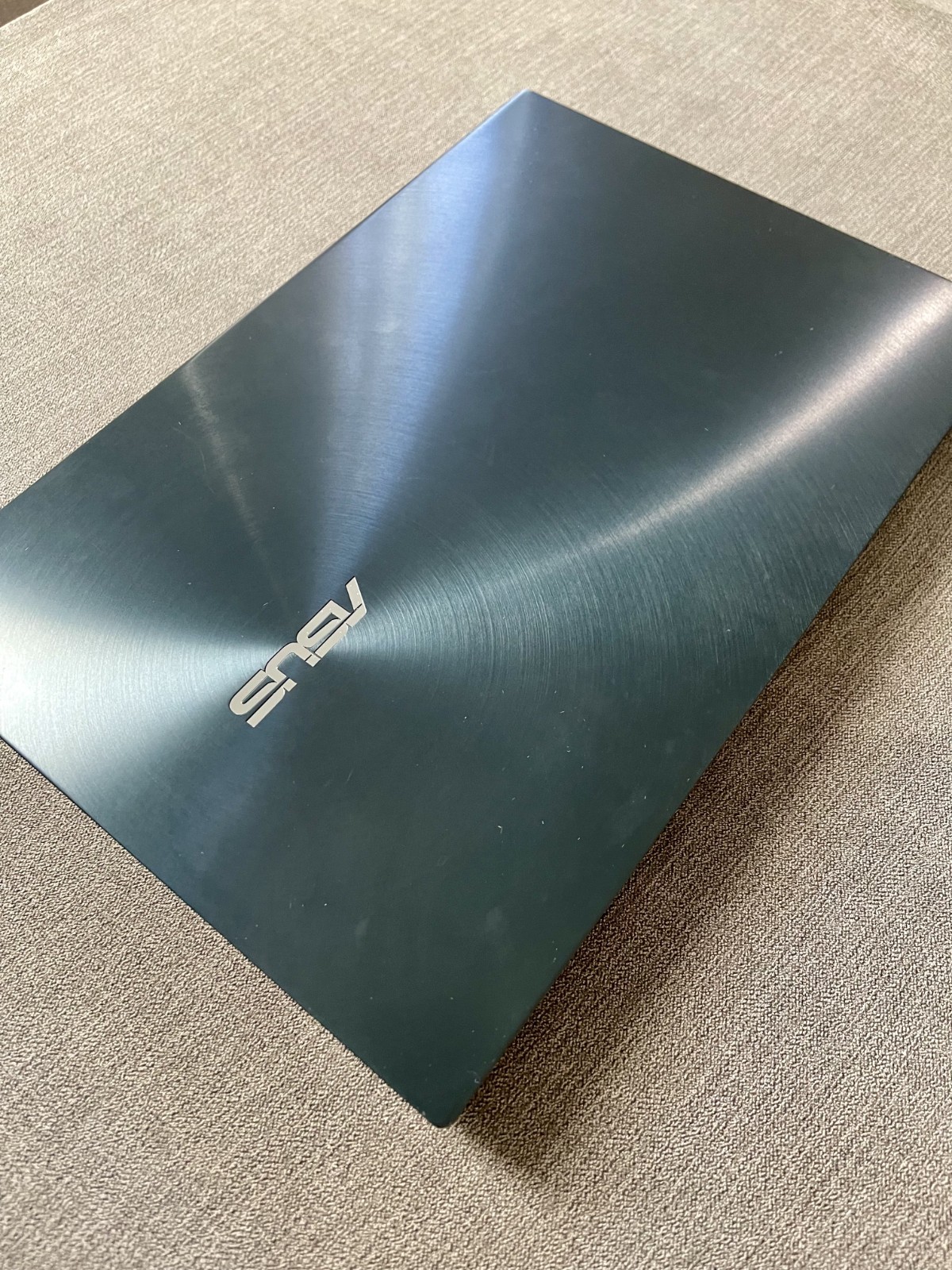 ASUS ZenBook Pro Duo 15.6″ 4K OLED Laptop, Intel i7, RTX 2060, Dual Screen
