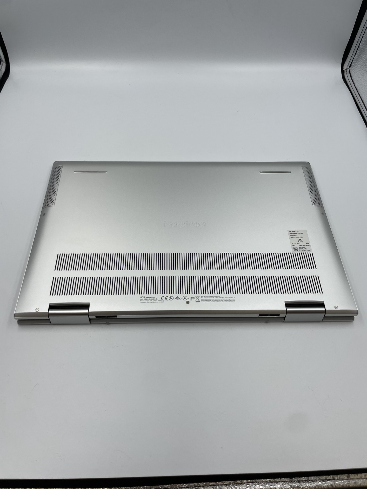 Dell Inspiron 7506 2-in-1 15.6″ Intel Core i5-1135G7, 8GB RAM, 256GB SSD Silver