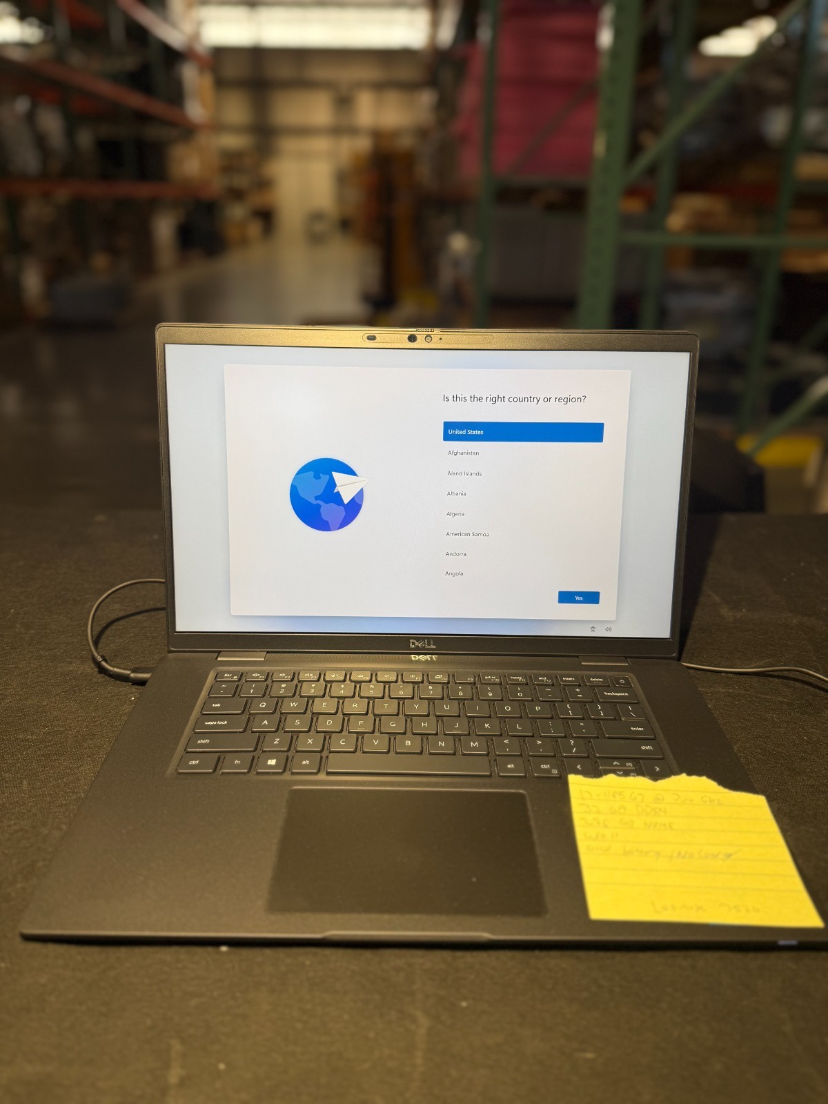 LATITUDE 7520