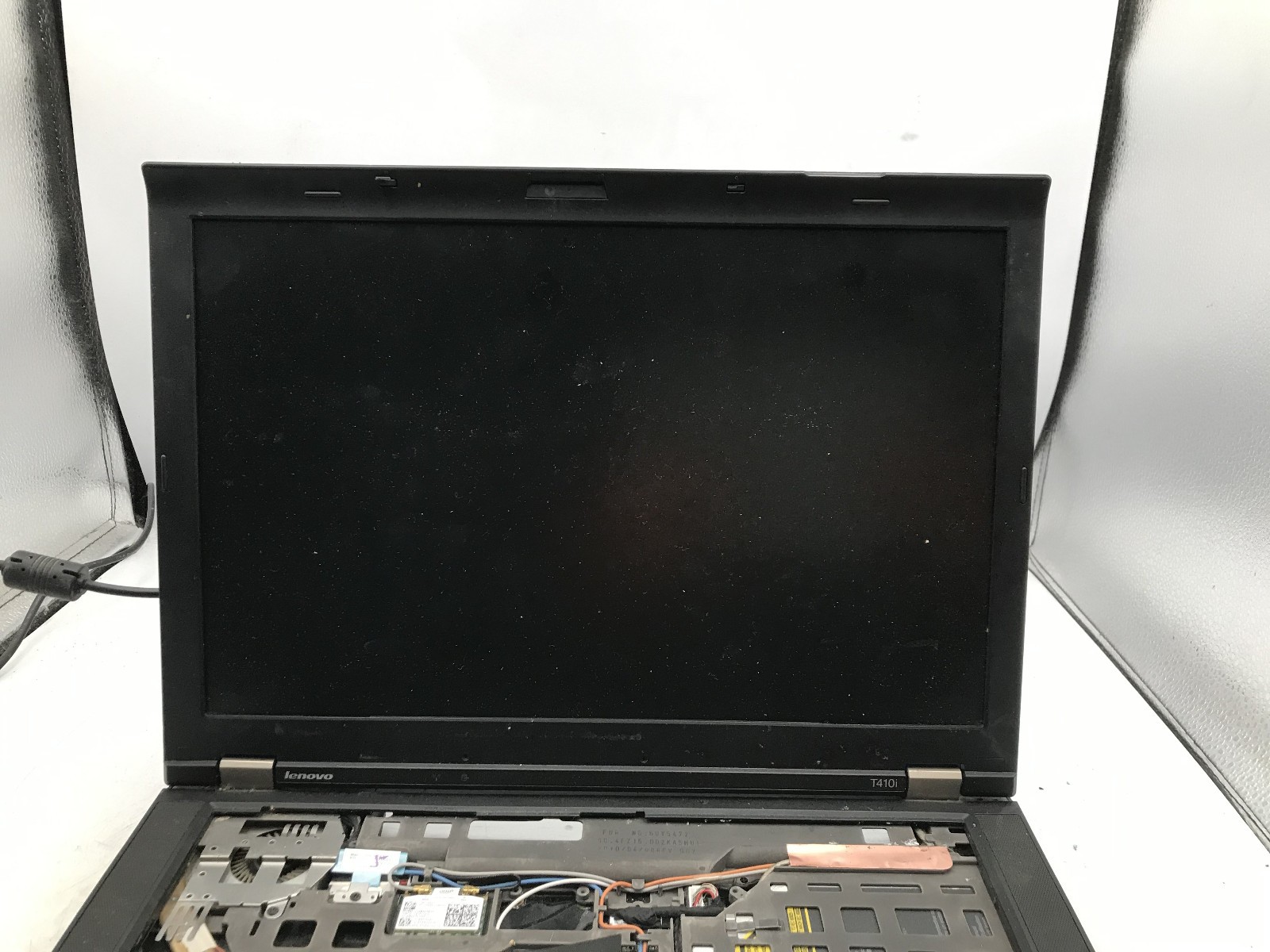 LENOVO THINKPAD T410i – FOR PARTS/REPAIR – INTEL I3 330M – NO RAM -READ DESC- BB