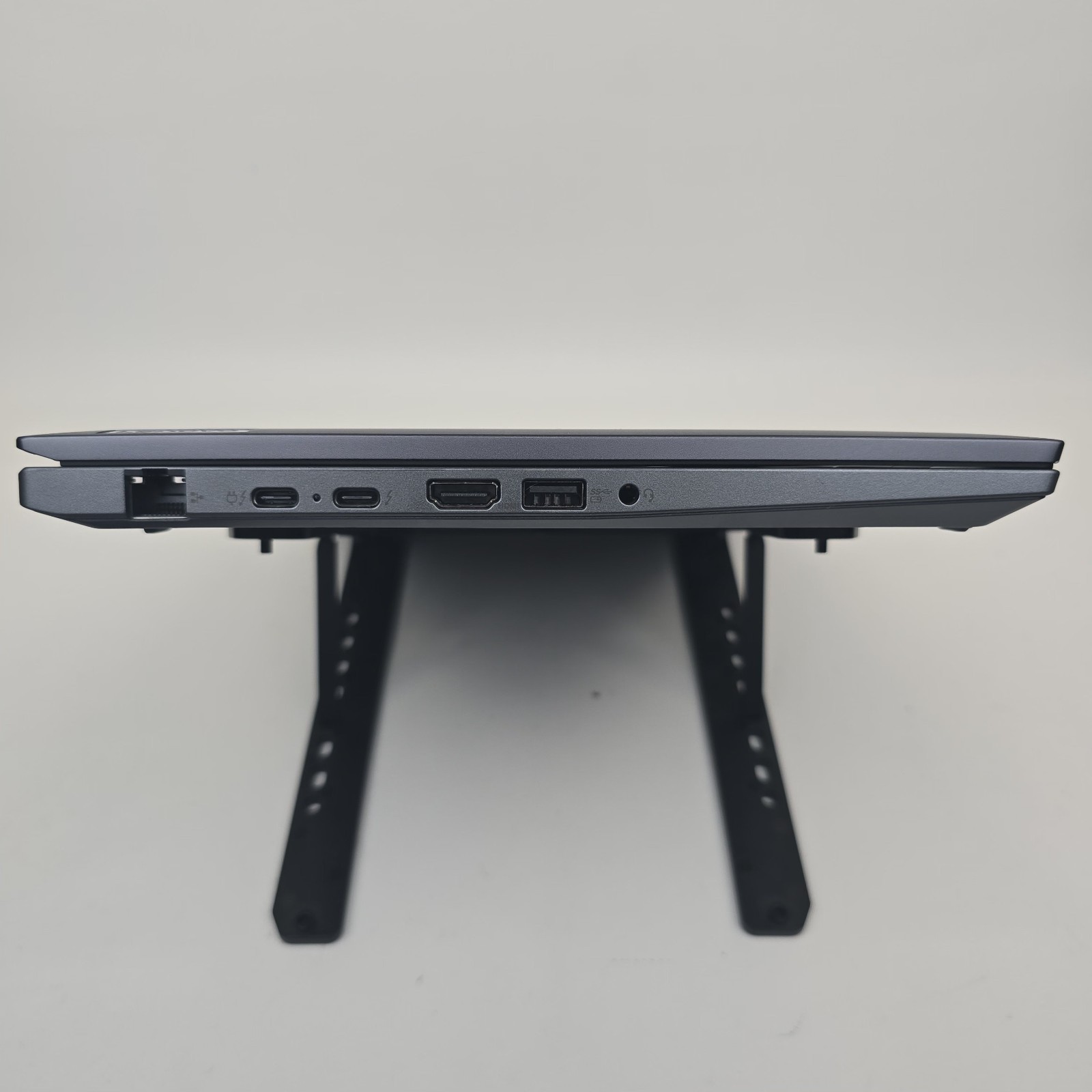 Lenovo ThinkPad P14s Gen 3 FHD+ Touch I7-1260P 16GB 512 NO OS W/AC