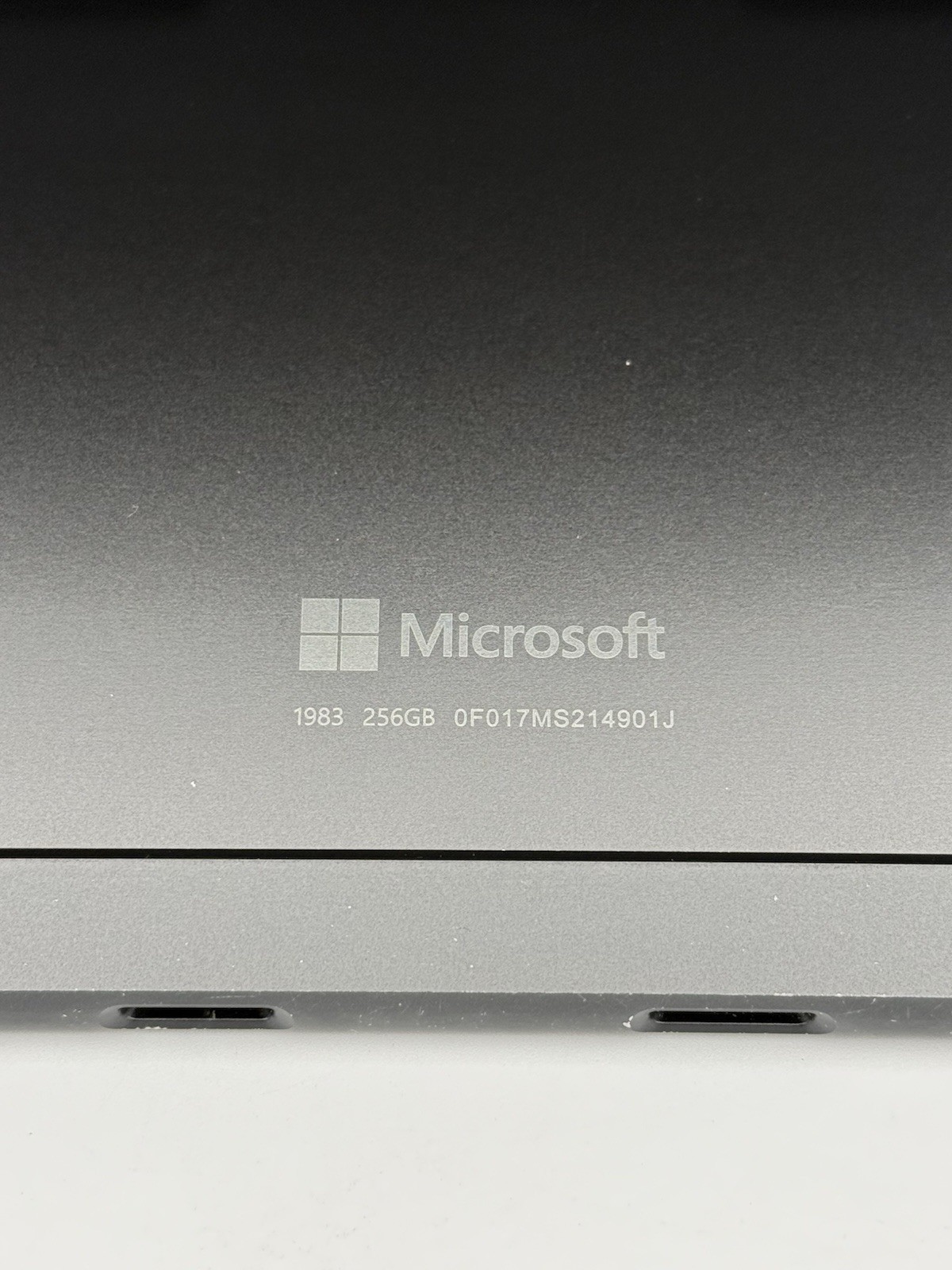 Microsoft Surface Pro 8 13” – i5 11th Gen | 8GB RAM | 256GB SSD (READ) – 31C