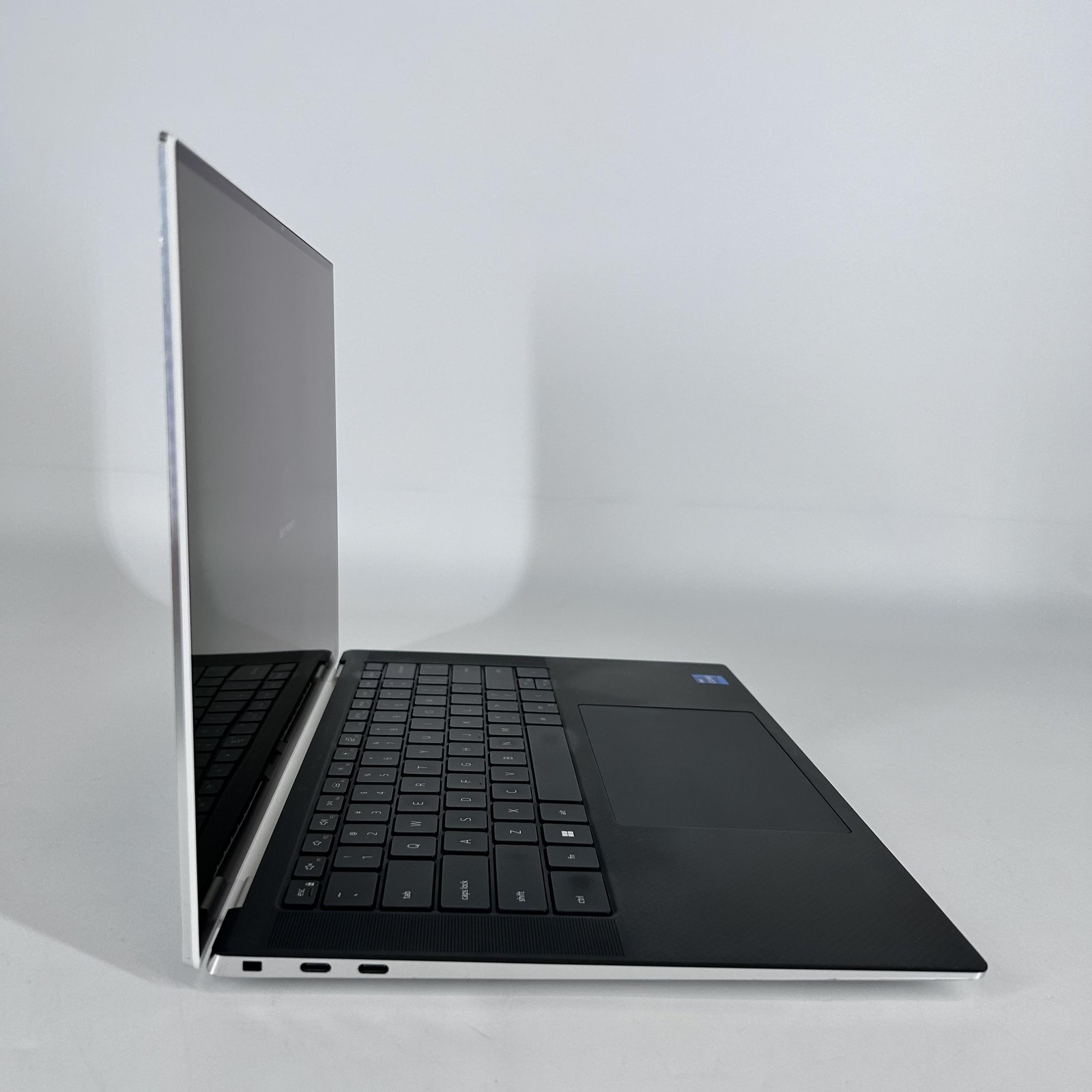 Dell XPS 15 9520 3.5K TOUCH 2.3 GHz i7-12700H 32GB 512GB SSD RTX 3050 Good