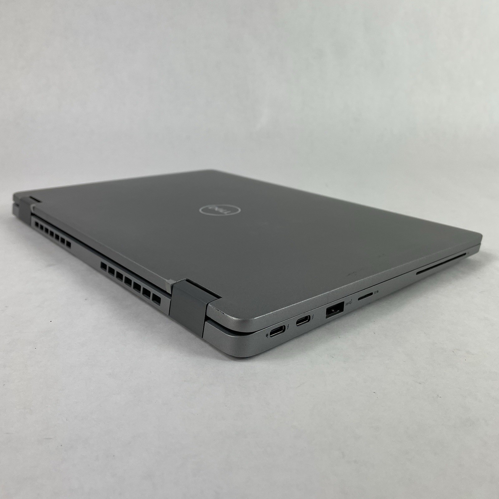 Dell Latitude 5330 13.3″ i5-1235U 3.76 GHz 16 GB RAM No SSD/OS/AC