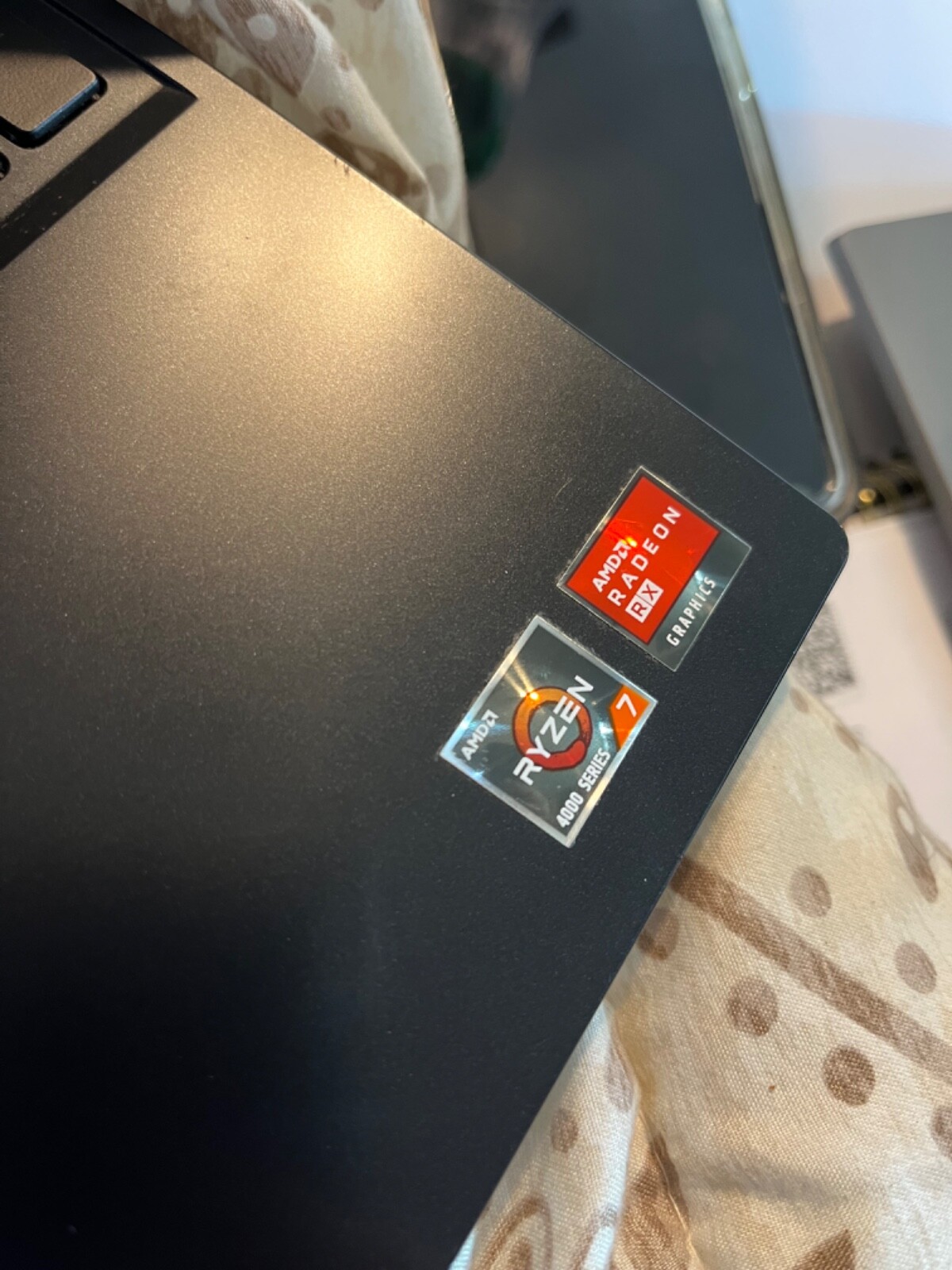 Dell g5 gaming pc. Silver with light up keyboard 
