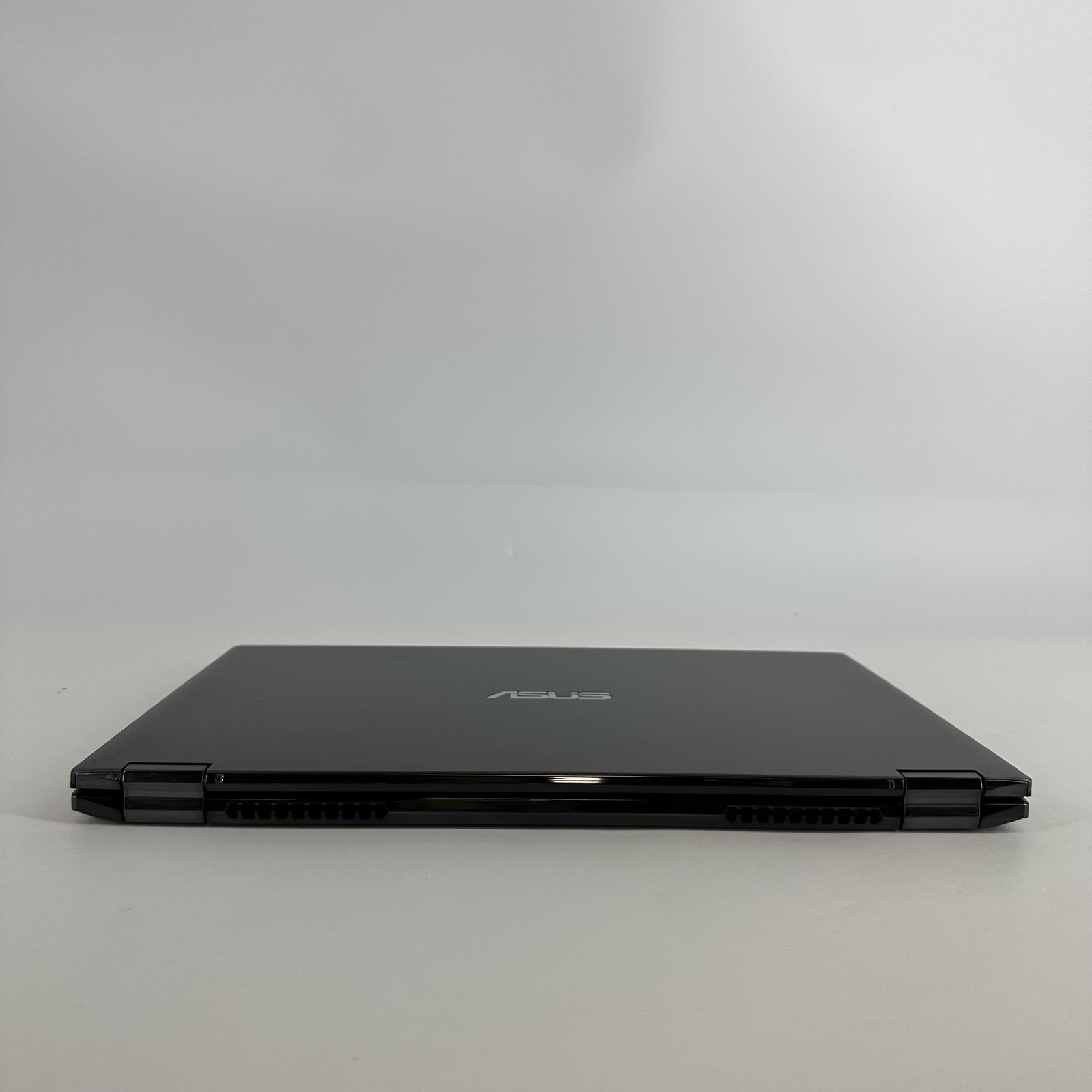 Asus Zenbook Flip 15 4K TOUCH i7-10510U 1.80GHz 16GB 1TB SSD GTX 1050 Max-Q Good