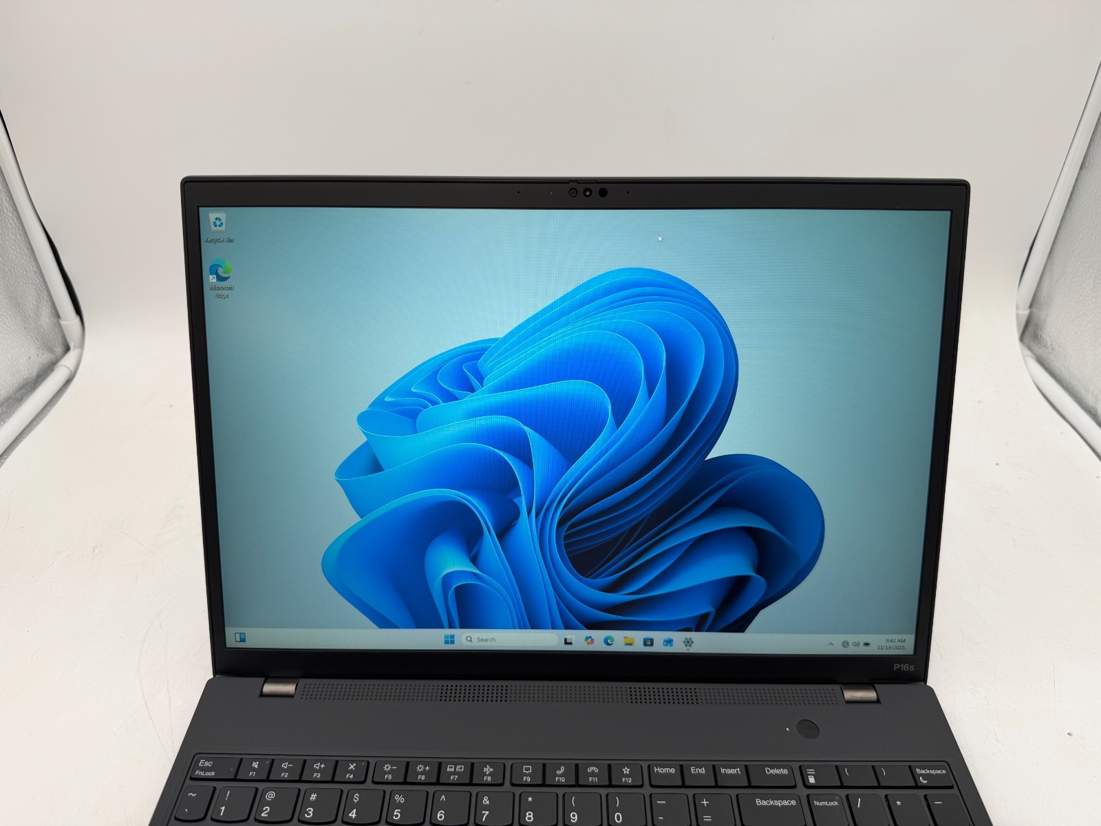Lenovo ThinkPad P16s Gen 2 16″ 512 GB SSD 16 GB RAM Ryzen 5 Pro 7540U AMD 740M