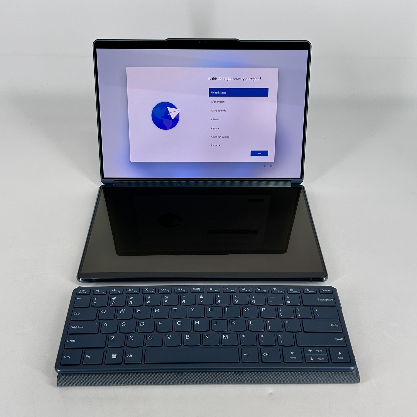 Lenovo Yoga Book 9i 13.3 Blue QHD+ TOUCH 1.7 GHz i7-1355U 16GB 512GB SSD Good