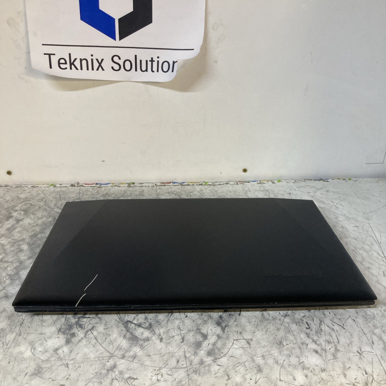 LENOVO Y50-70 i7-4700H 2.40 GHz, no RAM, NO HDD/OS boot to BIOS