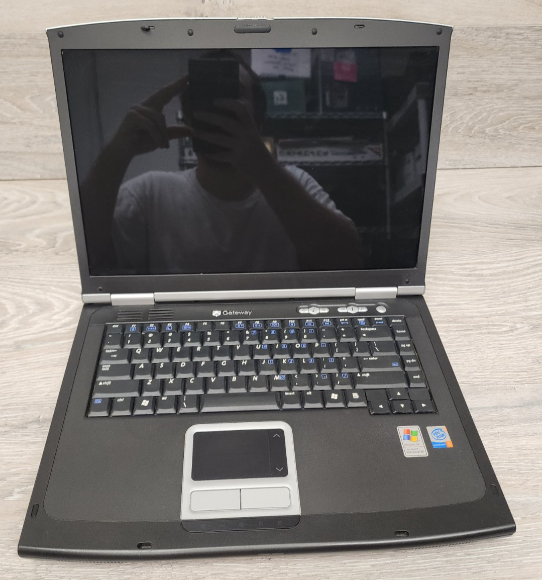 Gateway 7330 7330GZ Laptop PC Intel Pentium 4 @ 1.86GHz 480MB RAM NO HDD READ