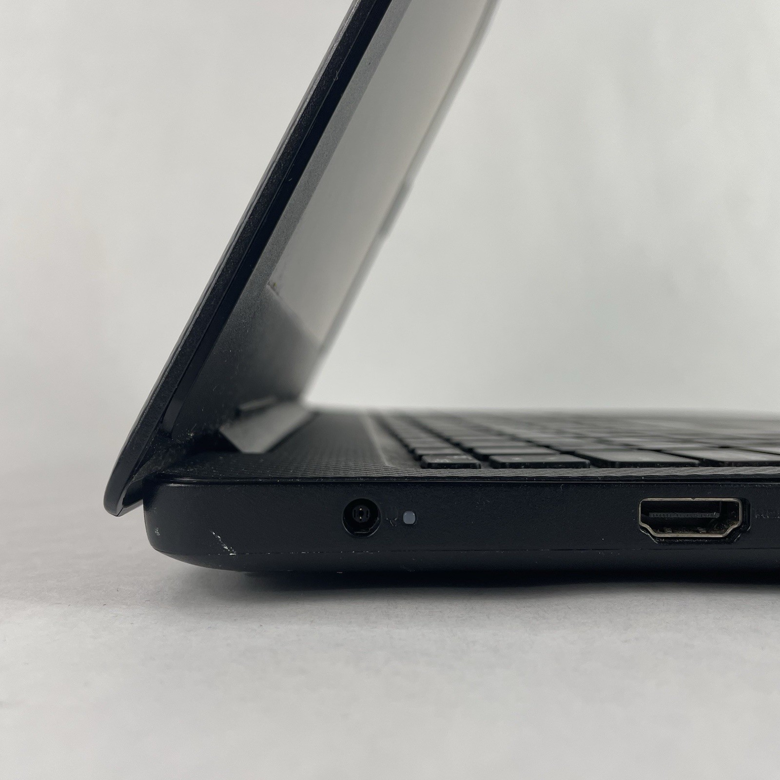 Dell Vostro 3590 15.6″ i5-10210U 1.60 GHz 8 GB RAM No SSD No OS No Battery
