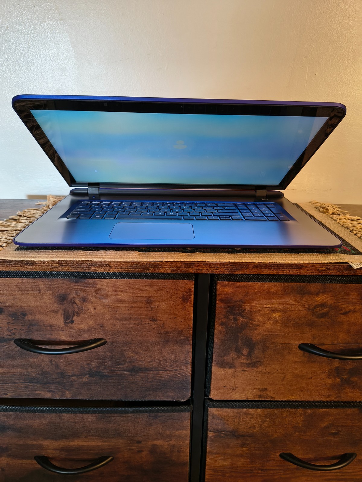 HP Pavilion 17-g138cy Touch AMD A6-6310 W/Radeon R4 GPU 12GB 256GB SSD W11Hm