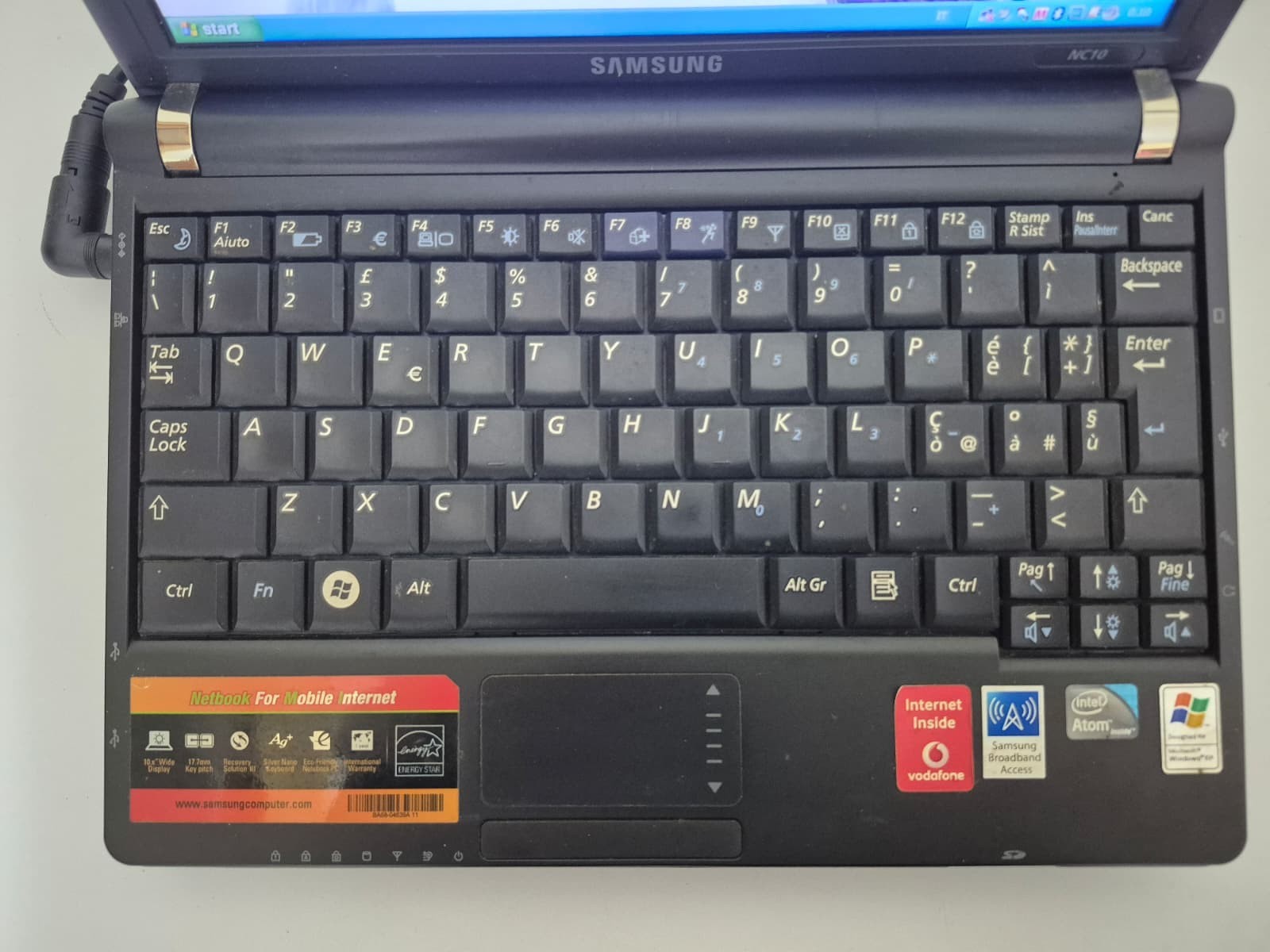 Samsung NC10 Netbook Black Defective Keyboard No Charger XP