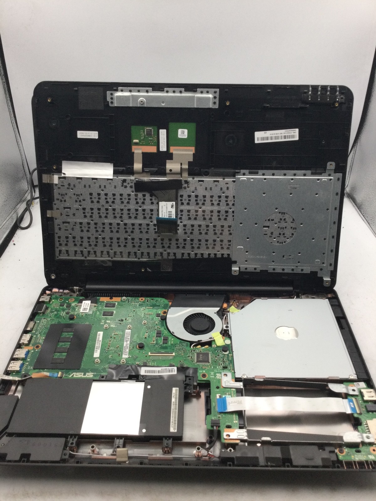 ASUS A555D W519L – FOR PARTS – AMD QUAD CORE FX – NO RAM – 15″ – READ DESCRIP-BB