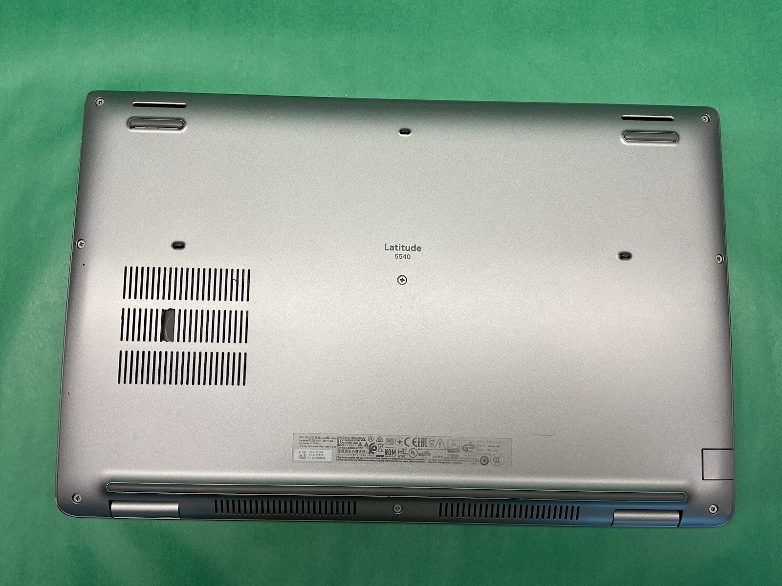 Dell Latitude 5540 15.6″, i5 – 1335U – Powers On – NO HARD DRIVE- Untested