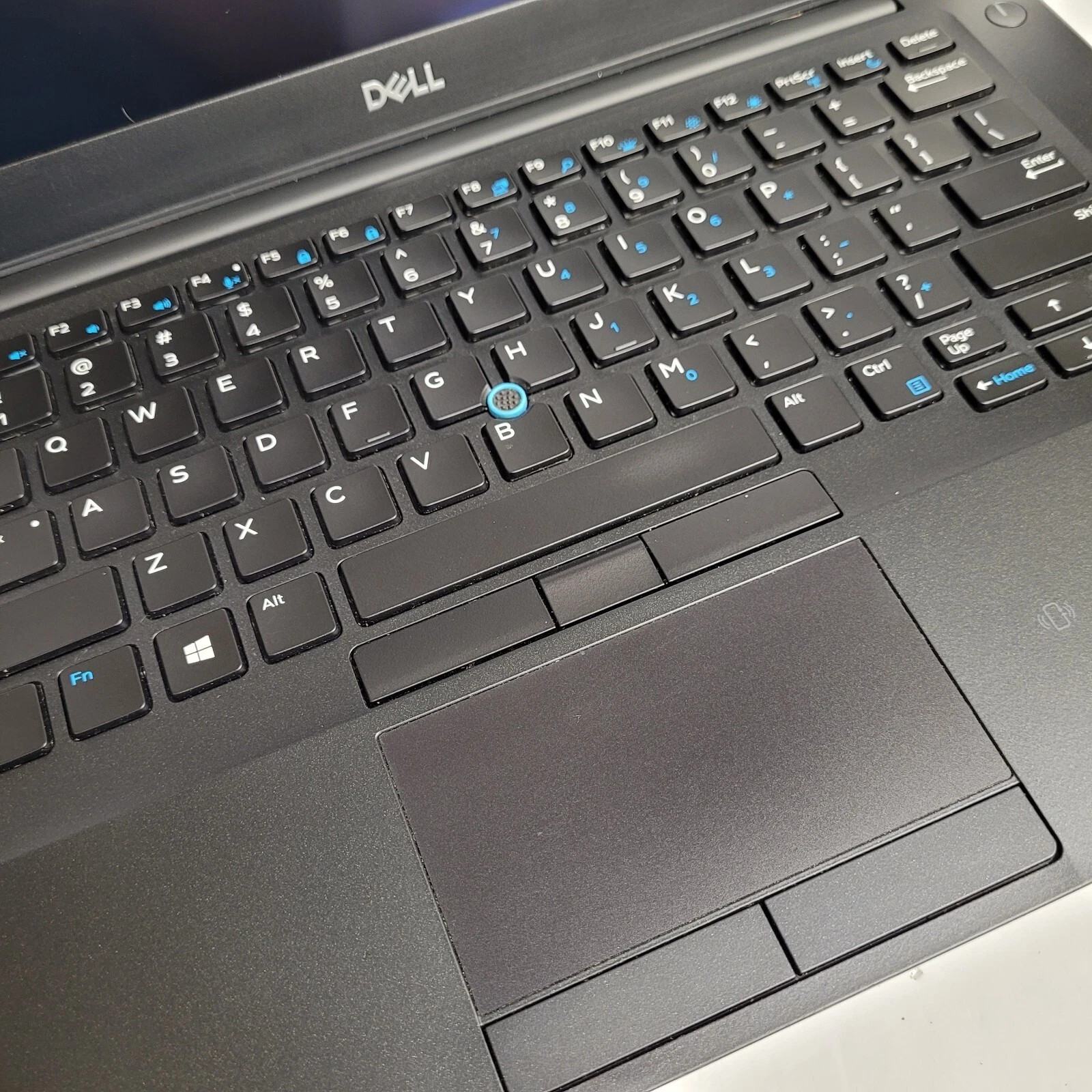 Dell Latitude 7480 14″ FHD i7-6600U 32GB RAM 1TB NVMe SSD Win 11 Pro Laptop