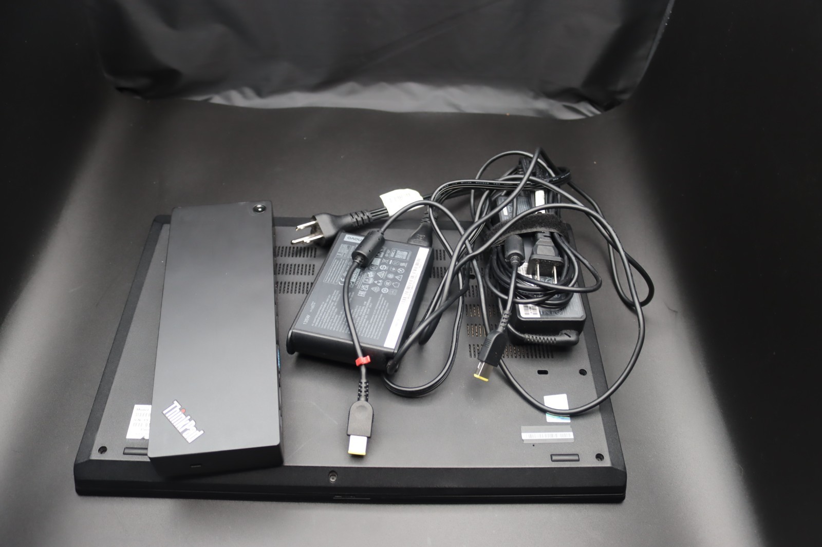 LENOVO THINKPAD P15V GEN 2 i7-11800H@ 2.30GHz 32GB RAM 512GB W11P + Dock Station