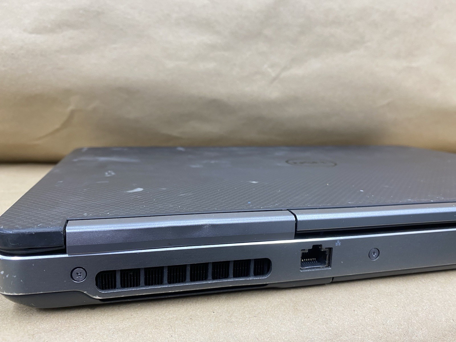 Dell Precision 7520 – 16″ 3840*2160 – E3-1575M – 8GB – 128GB – Win 10 – READ