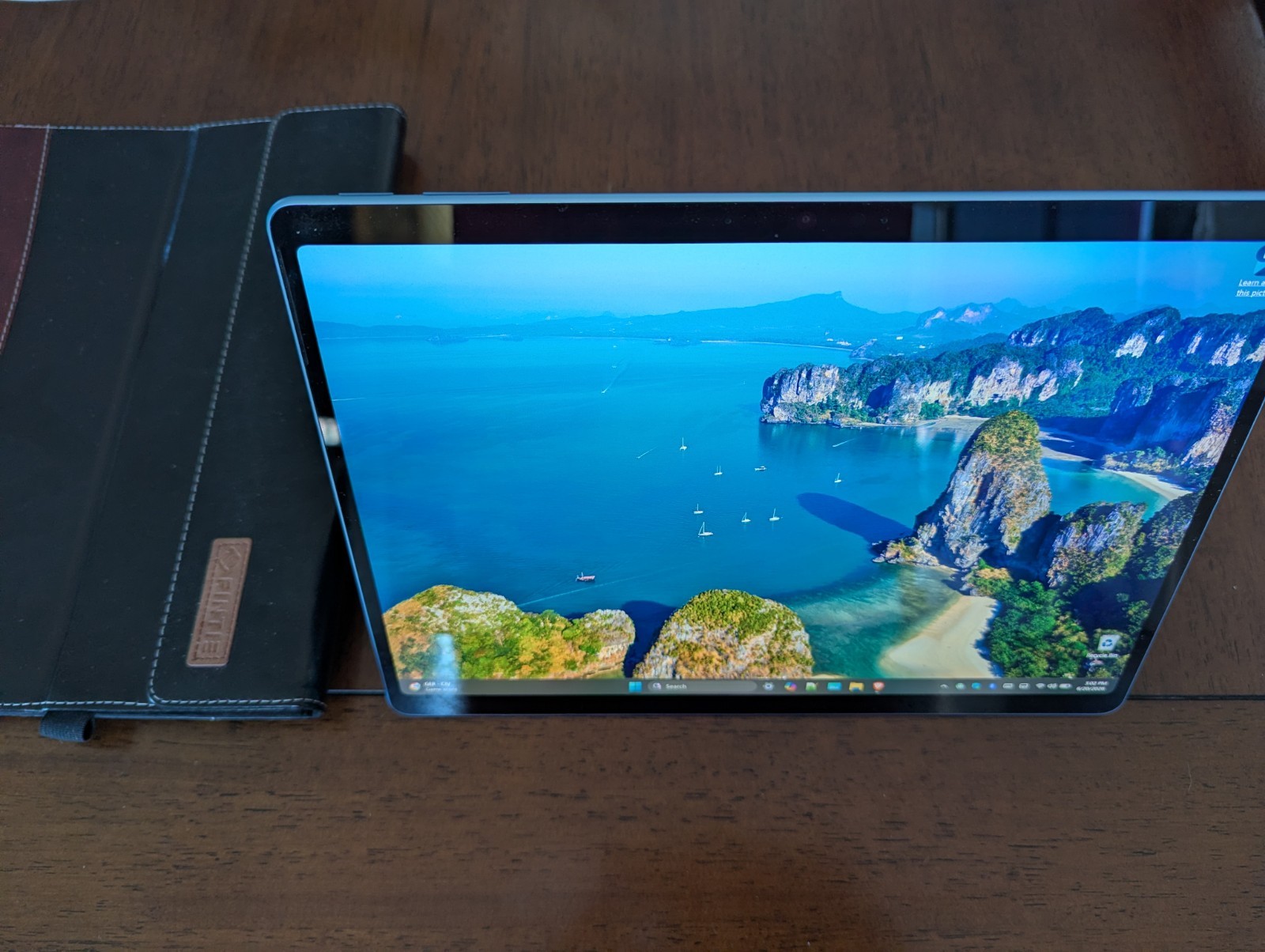 Microsoft Surface Pro 2-in-1 Laptop/Tablet (2024), 13″ OLED Touchscreen Sapphire