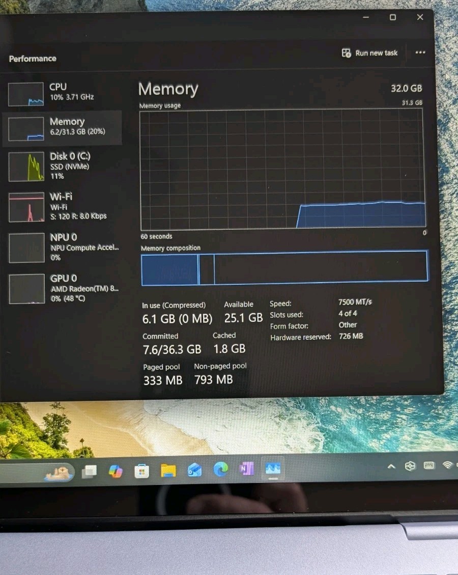 Dell 16 Plus 16″ Ryzen AI 7 350 32GB NVMe SSD Radeon 860M Win 11 Silver
