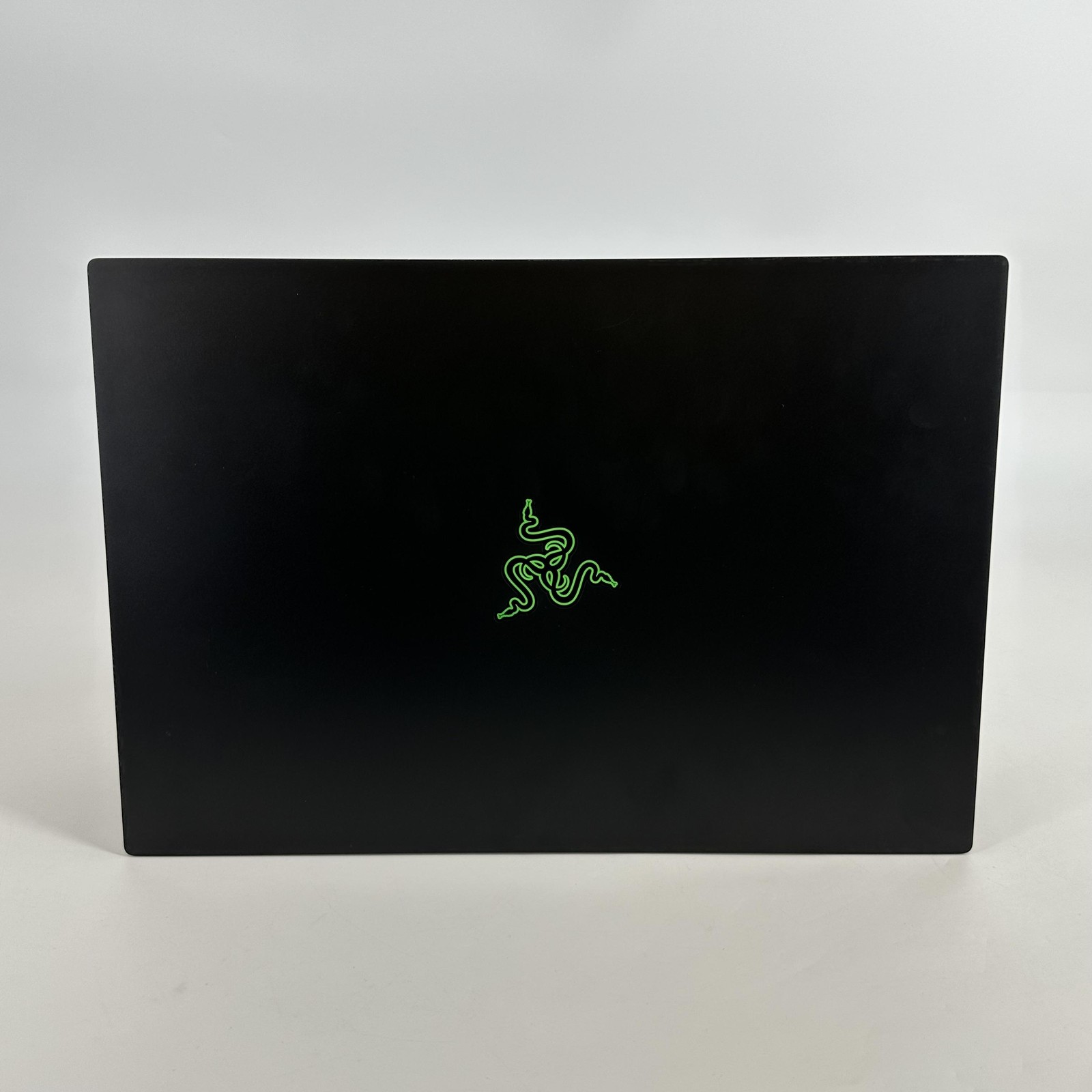 Razer Blade 16 240Hz QHD+ 2.2 GHz i9-14900HX 32GB 1TB SSD RTX 4080 FRAME GAP