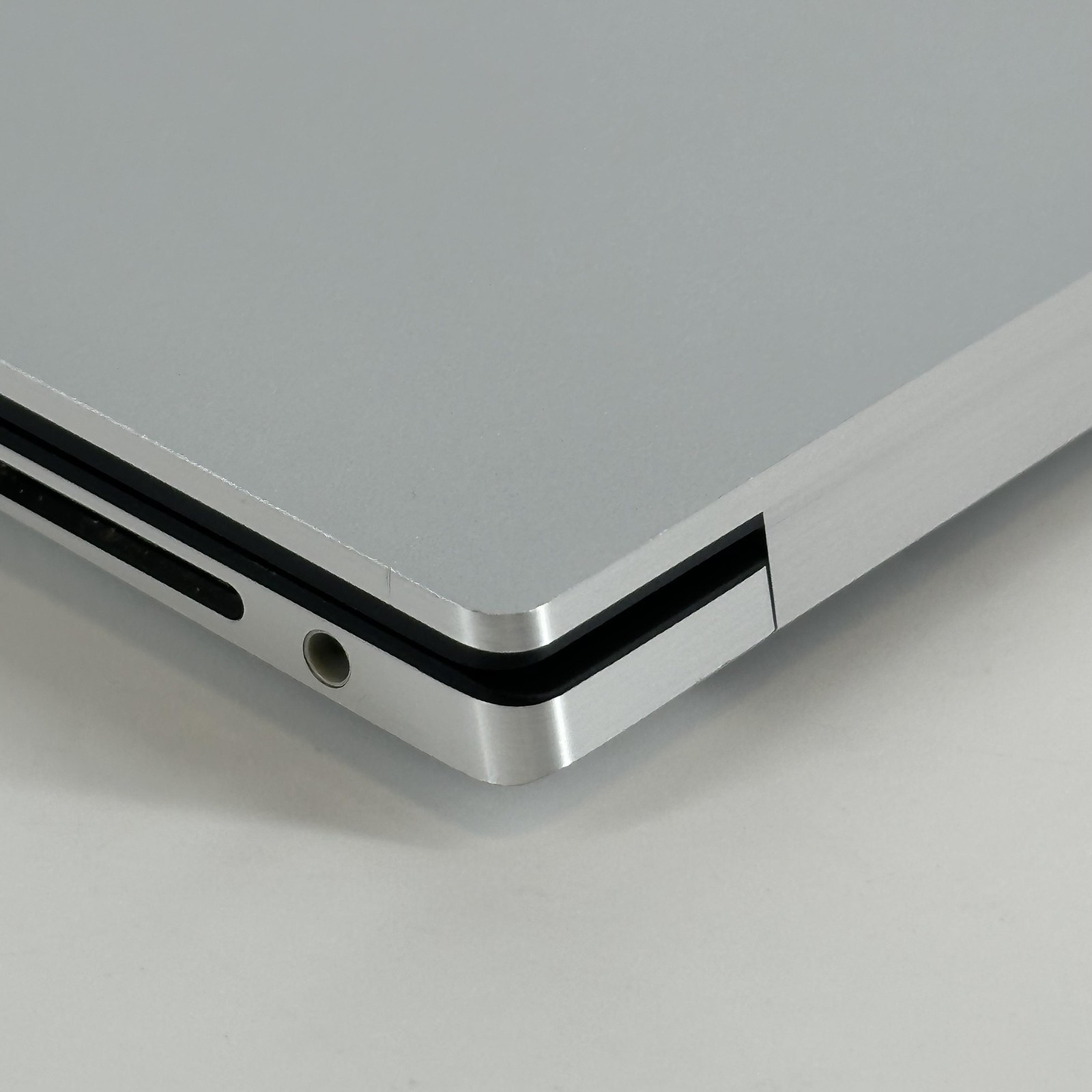 Dell XPS 15 9520 FHD+ 2.3GHz i7-12700H 32GB 512GB SSD NVIDIA RTX 3050 FRAME GAP