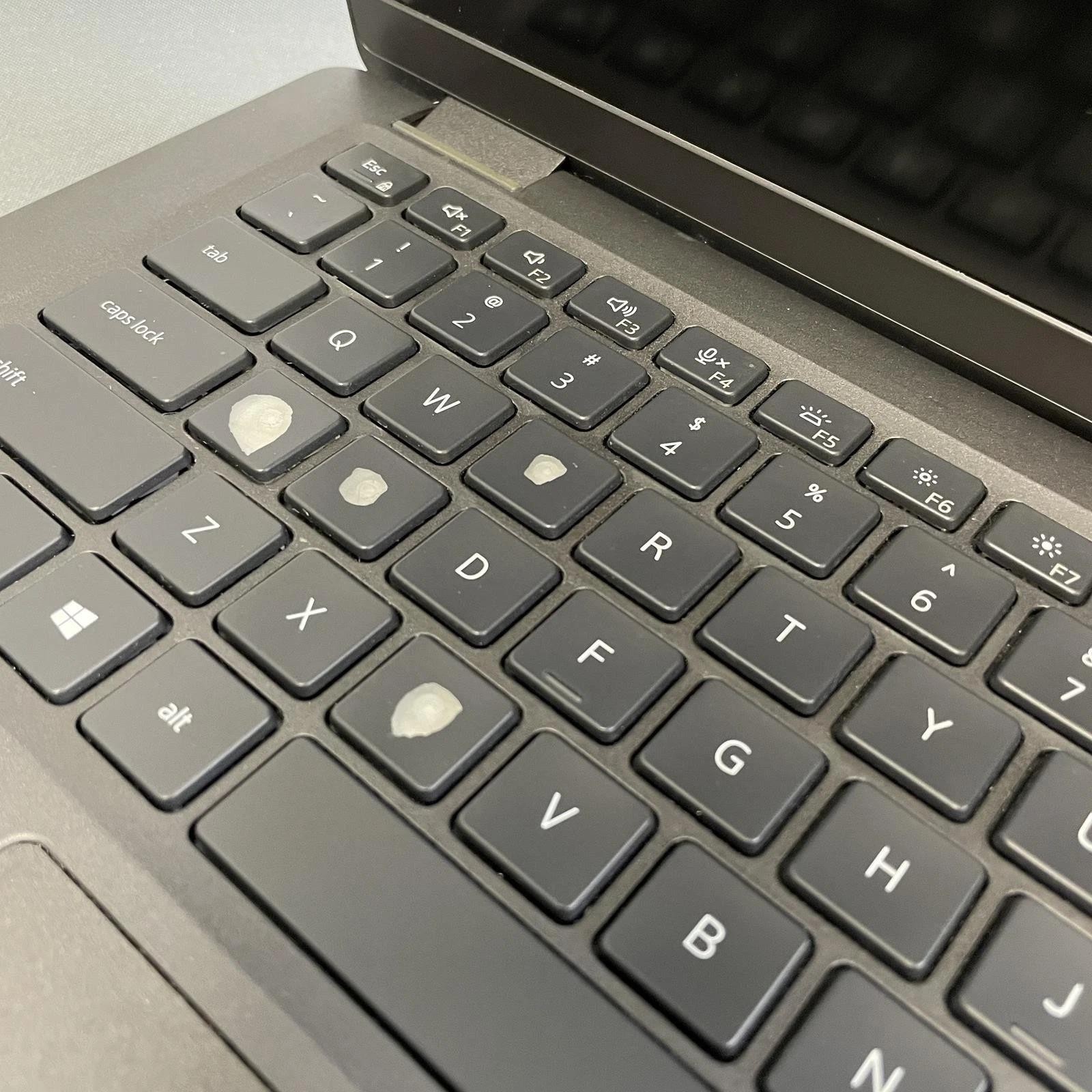 Dell Latitude 7410 14″ FHD, Core i7-10610U, 8GB RAM, No SSD/OS | (See Photos)