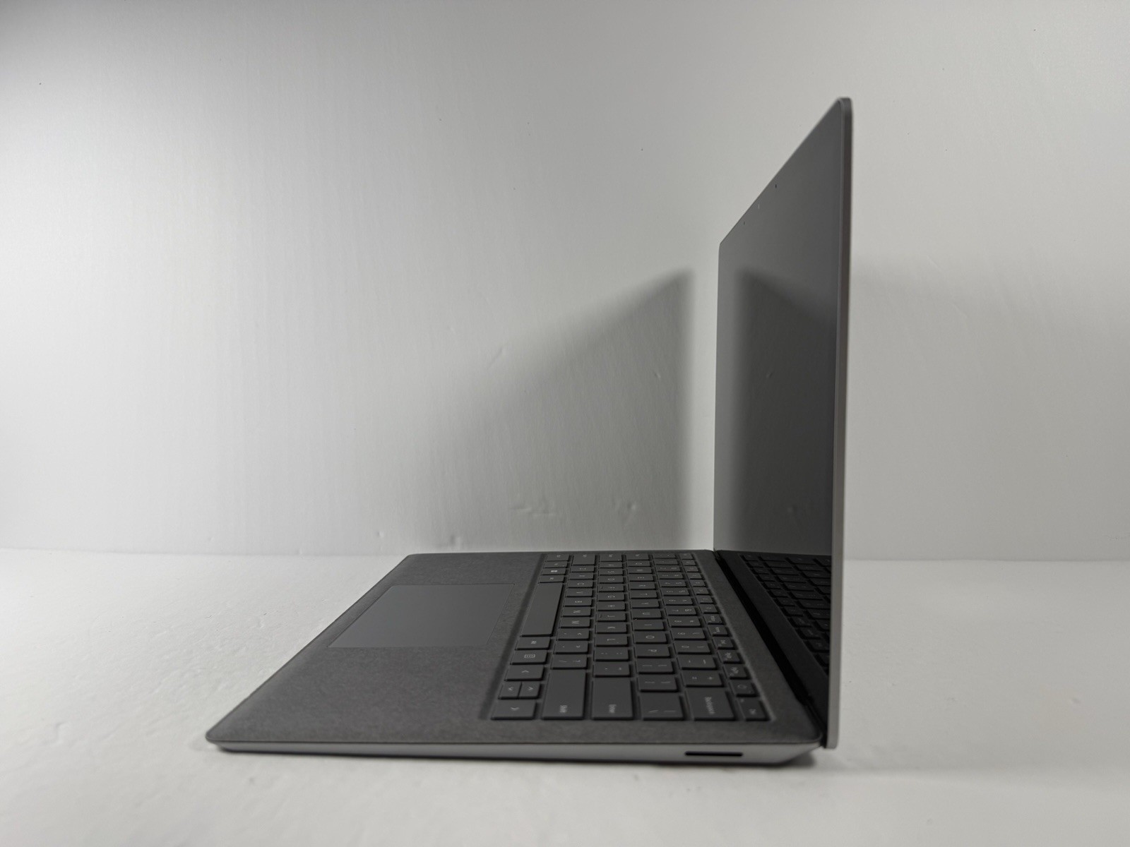 Microsoft Surface Laptop 5 13.5” 1950 Intel Core i7-1265U 16GB RAM 512GB NVME
