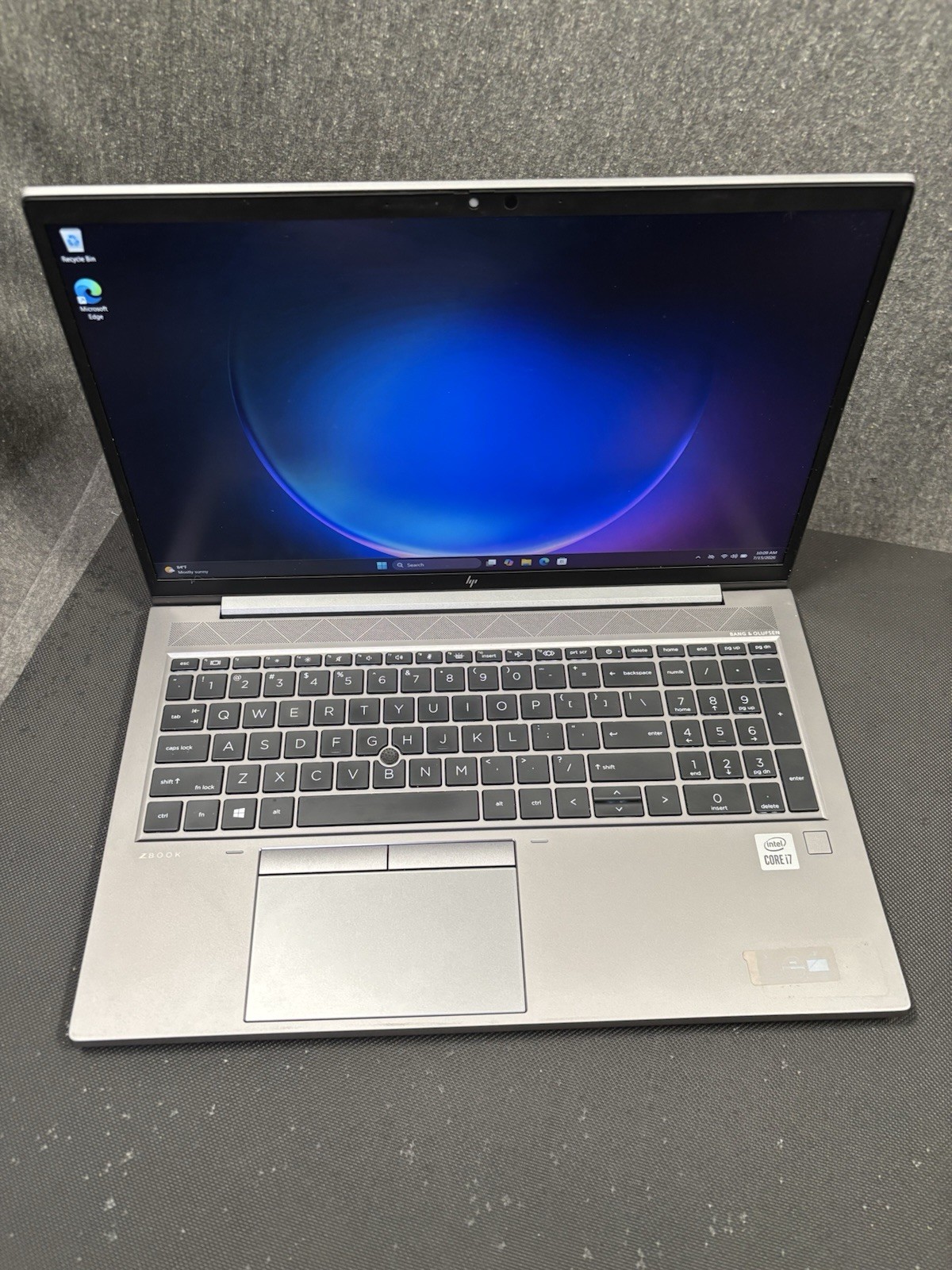 HP ZBook Firefly 15 G7 TOUCH i7-10510u 16GB 256GB NVMe Quadro P520 W11P J12207