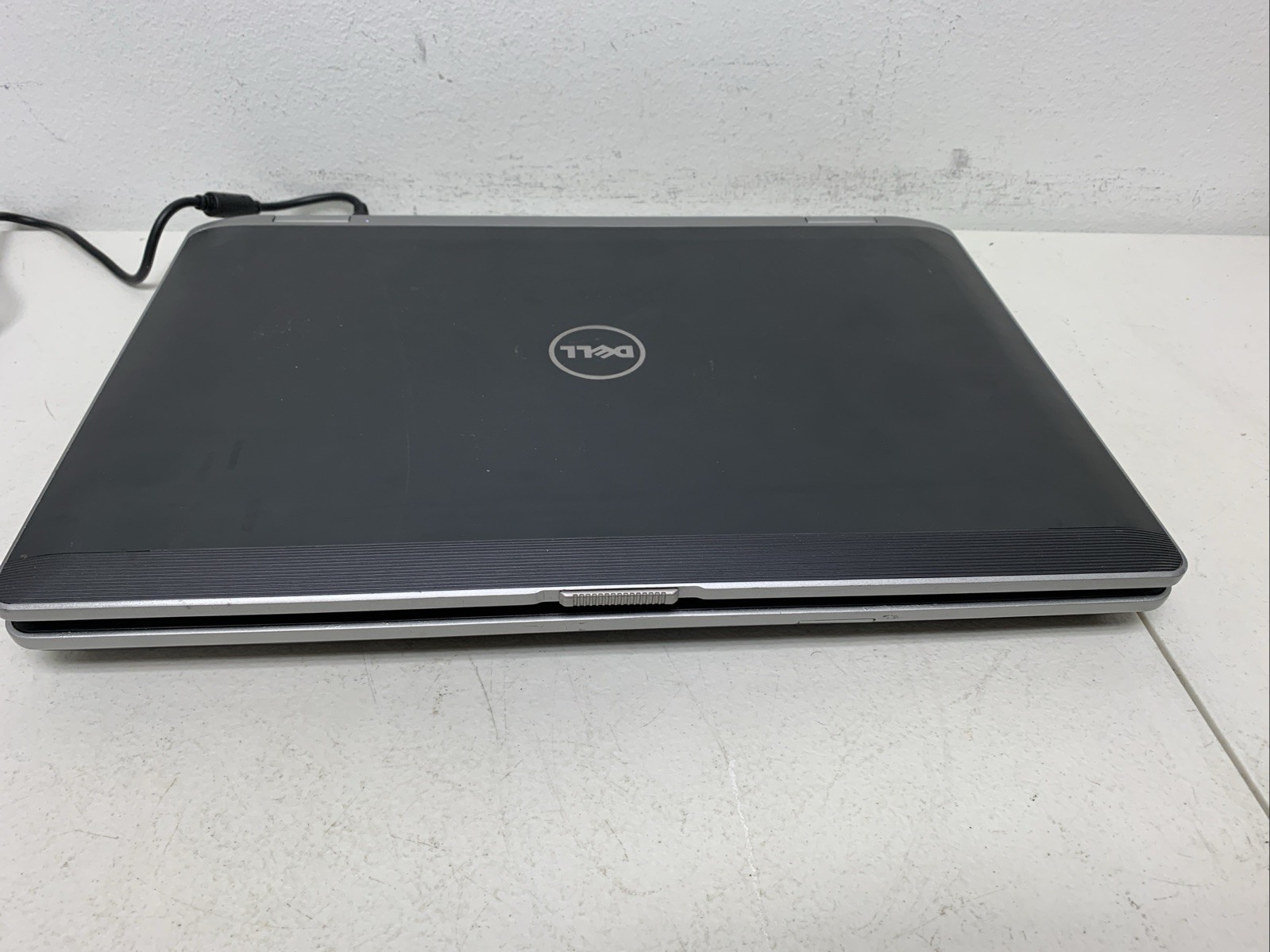 DELL LATITUDE E6530 Intel Core i5-3230M 2.60 GHZ 4GB No Hdd No Charger /for Part