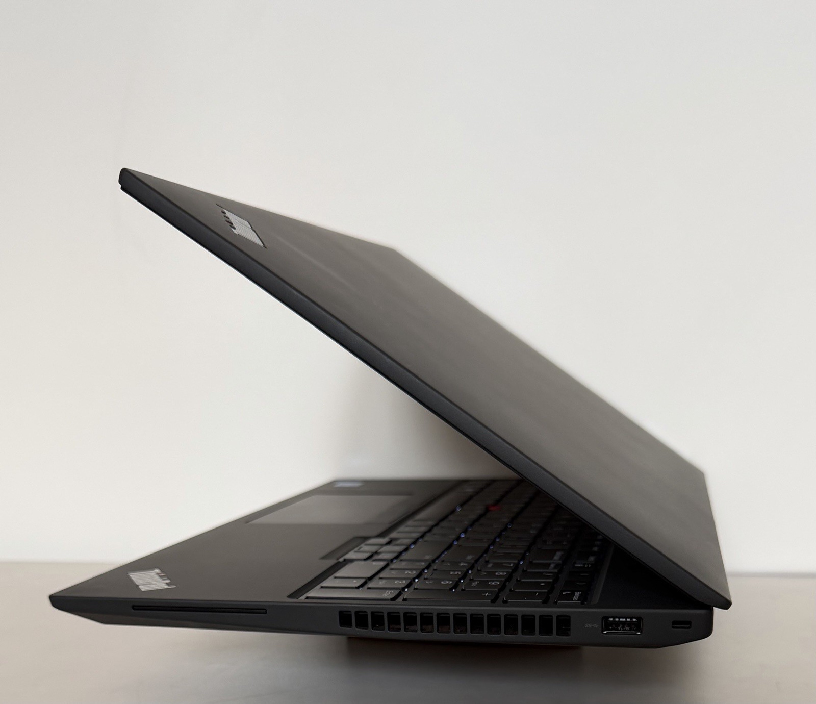 Lenovo ThinkPad T16 Gen 1 Core i5-1235U 16GB 512GB SSD FHD+ Win11Pro Excellent