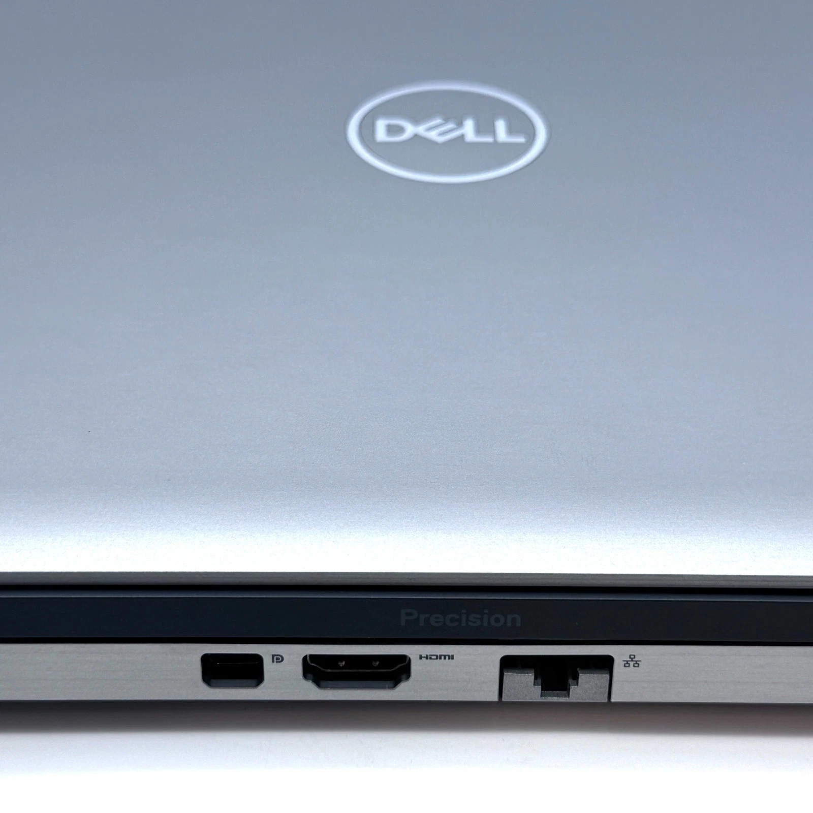 Dell Precision 7550 15.6″ FHD Touch Xeon W-10855M 2. GHz 32GB 1TB RTX 3000 W11P