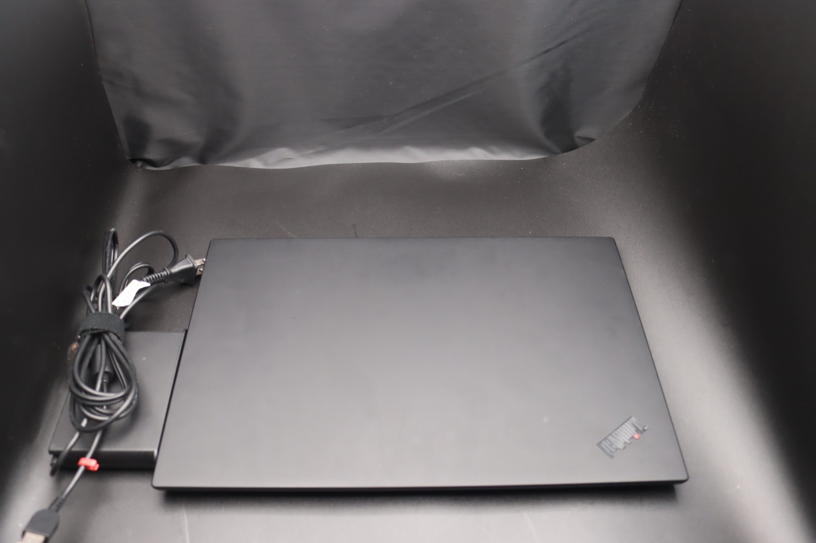Lenovo ThinkPad P1 Gen 3 i7-10750H 32GB RAM 512GB SSD NVIDIA Quadro T1000