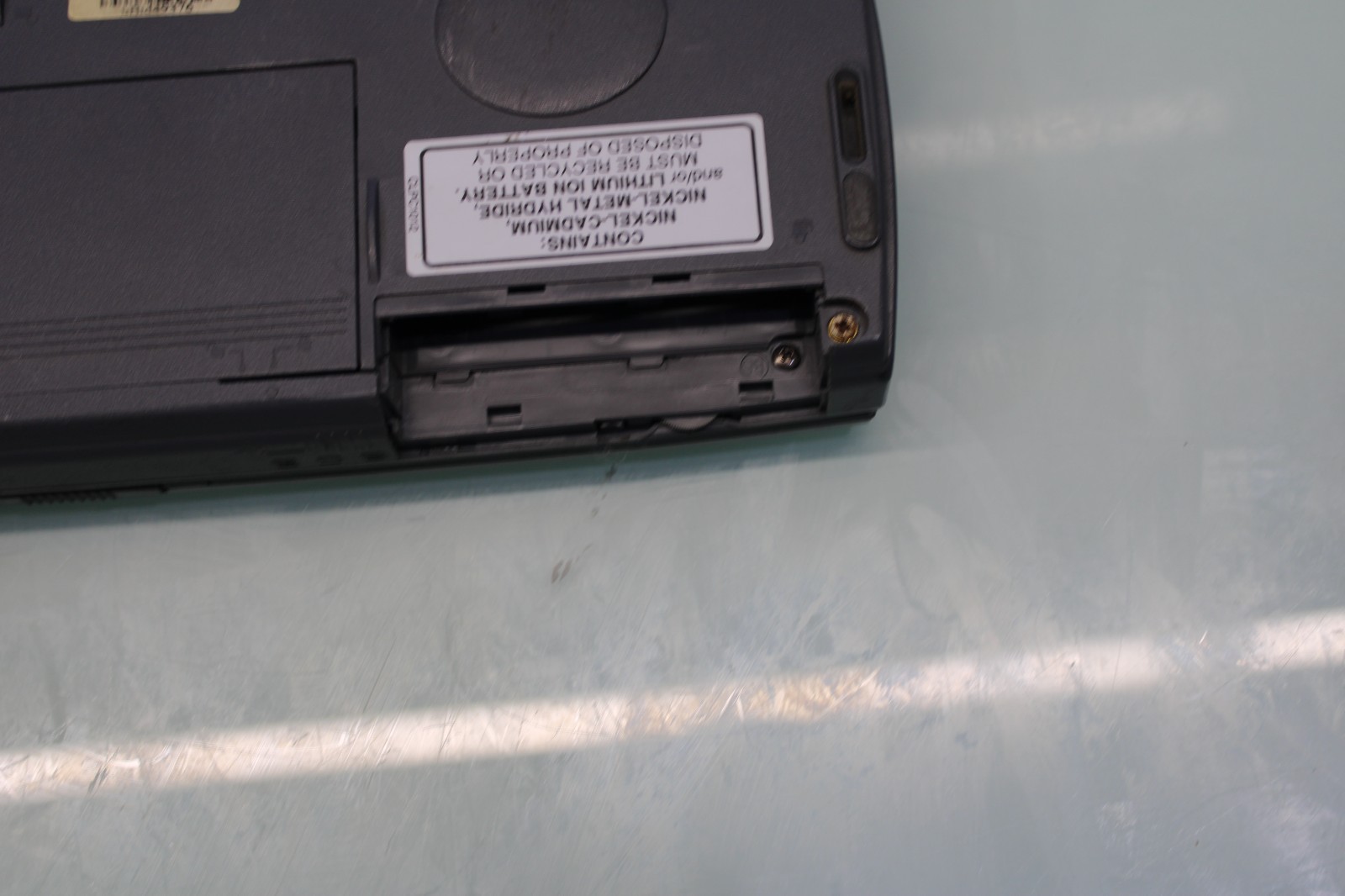 #9 Toshiba Tecra 8100 Pentium 3 1GHz FOR PARTS NO BOOT NO RAM NO HDD