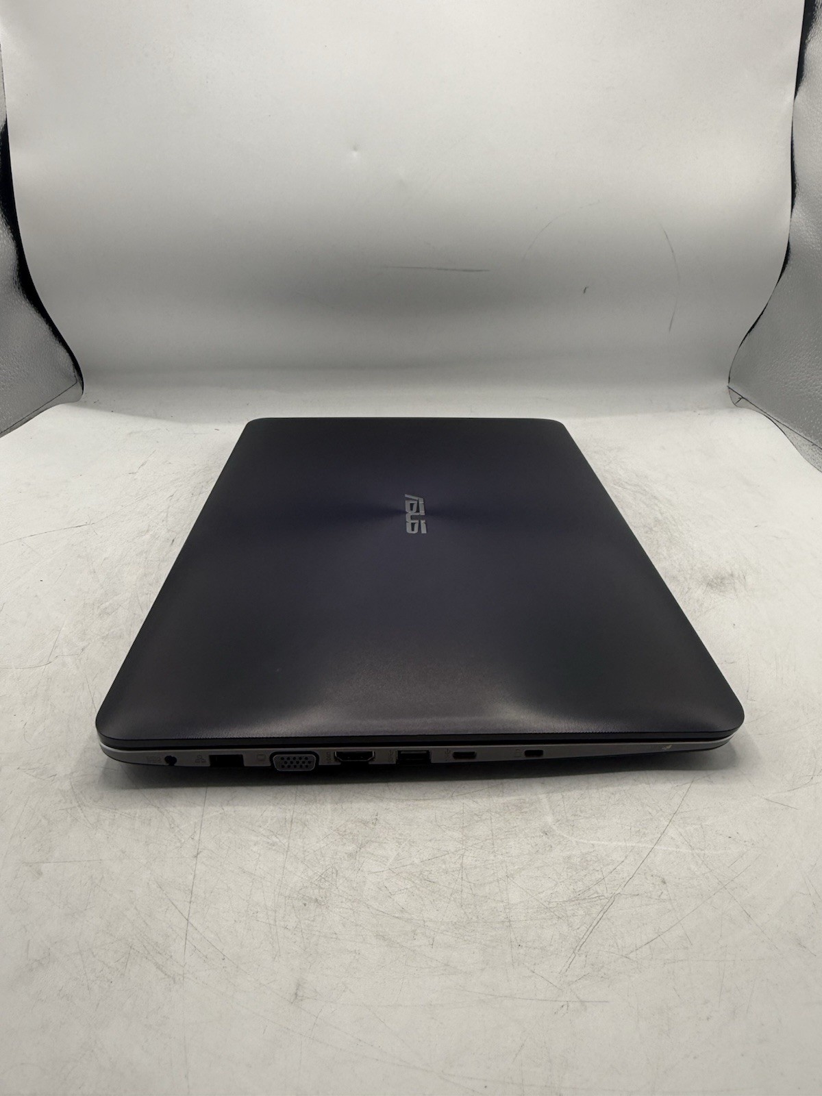 ASUS X556UR-FB72 15.6” Intel i7-6500U 2.50GHz 8GB RAM 930MX READ