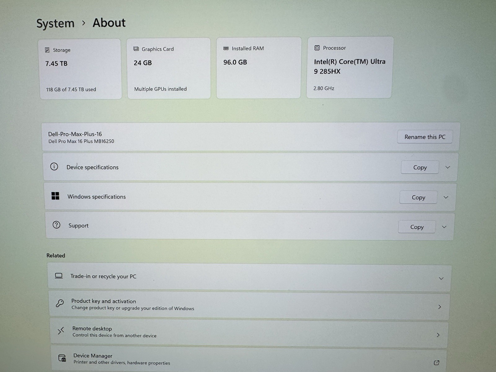Dell Pro Max 16 Plus – OLED, Intel Ultra 9HX with NVIDIA RTX5000 and 96GB RAM