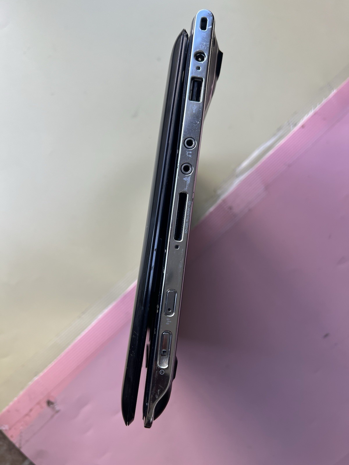 HP Pavilion Dv2 AMD Athlon 2GB RAM 500GB HDD WEBCAM HDMI
