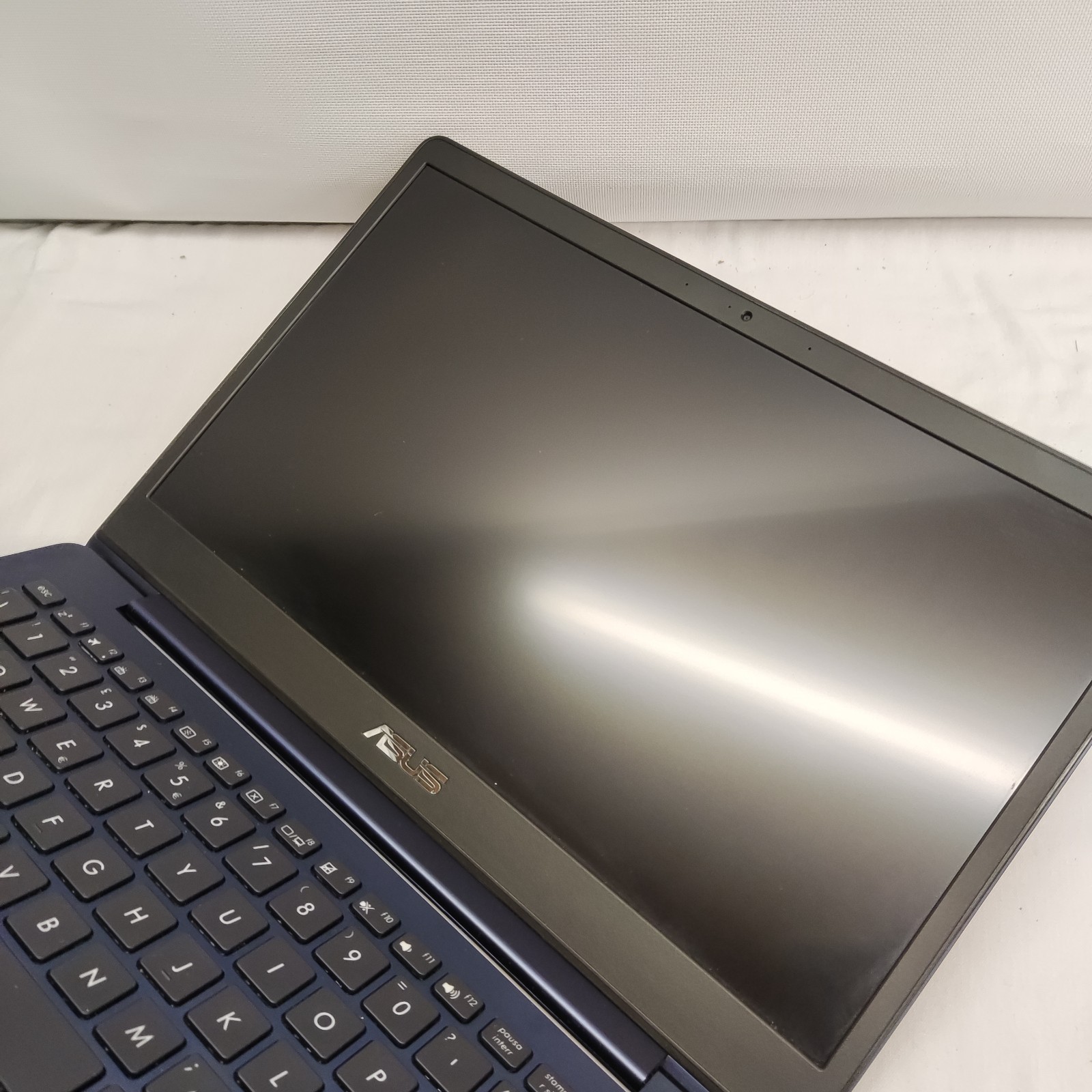 ASUS ZENBOOK UX331U 8GB RAM CORE I7-8550U NVIDIA GEFORCE MX150 512GB SSD LAPTOP