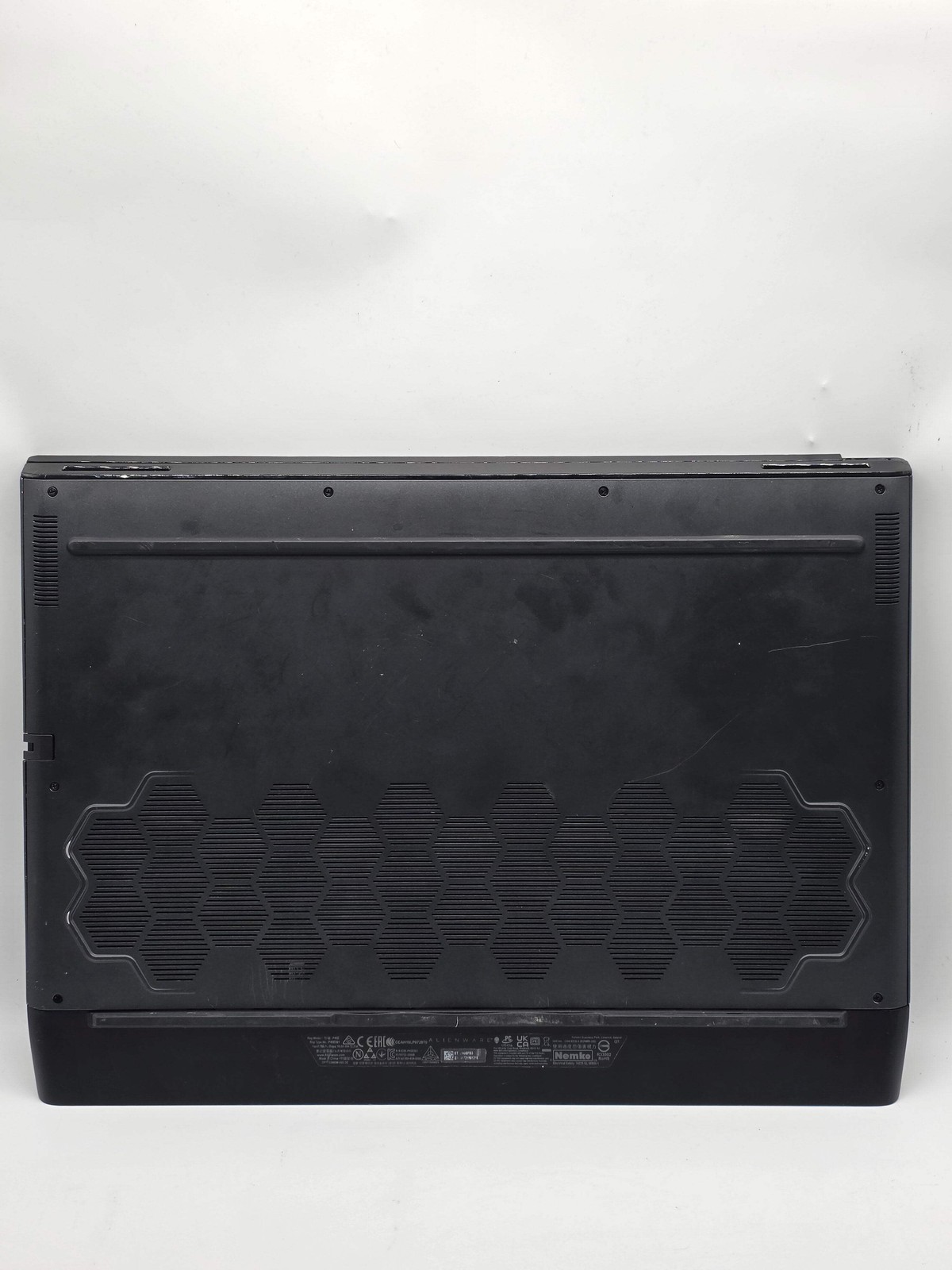 Dell Alienware m17 R3 17.3″ i7-10750H RX 5500M 16GB 256GB SSD For Parts