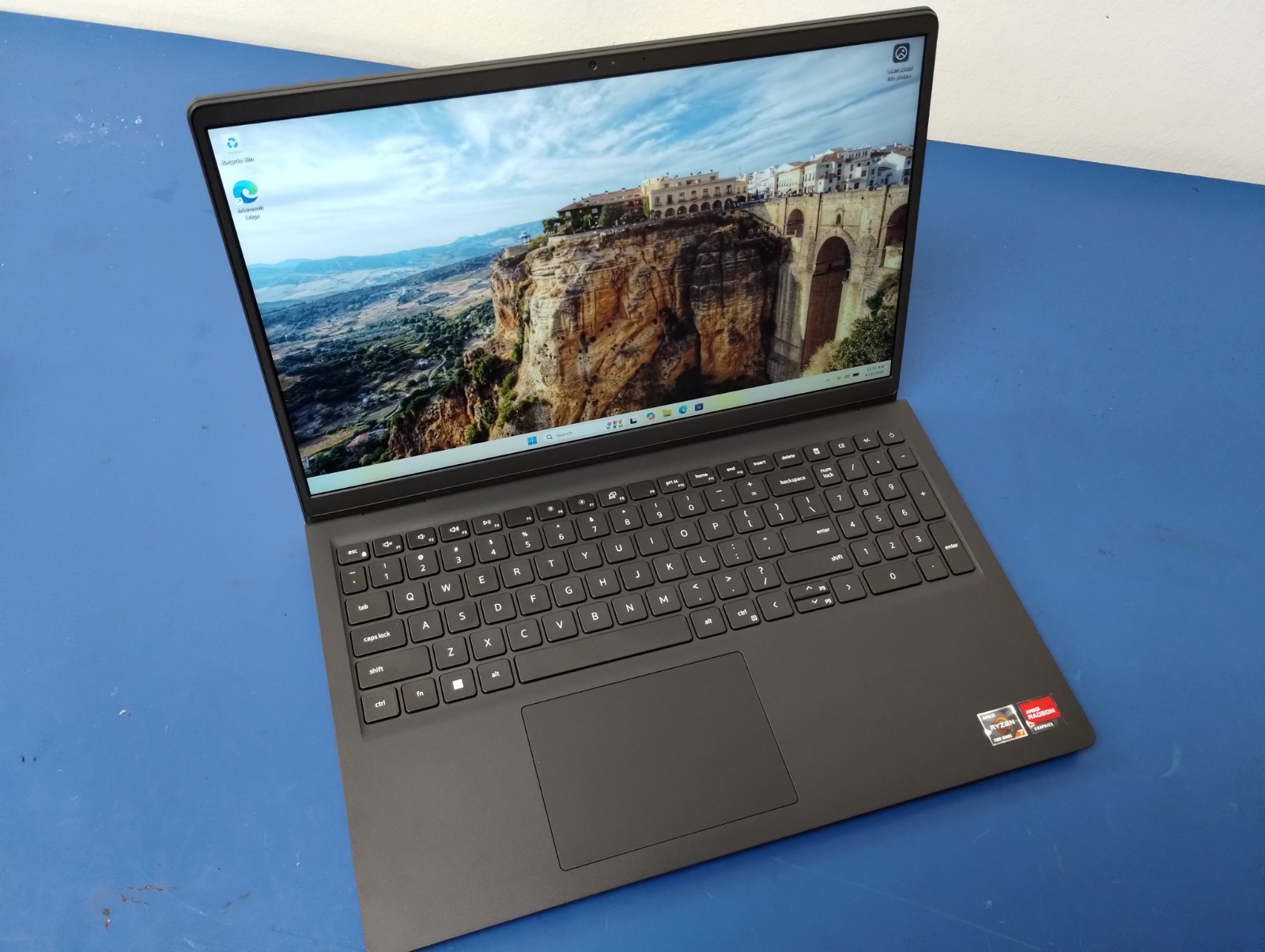 DELL 15 DC15255 G8MK9, AMD Ryzen 7 7730U, 2.00 GHz, 16 GB RAM, 512 GB NVMe SSD