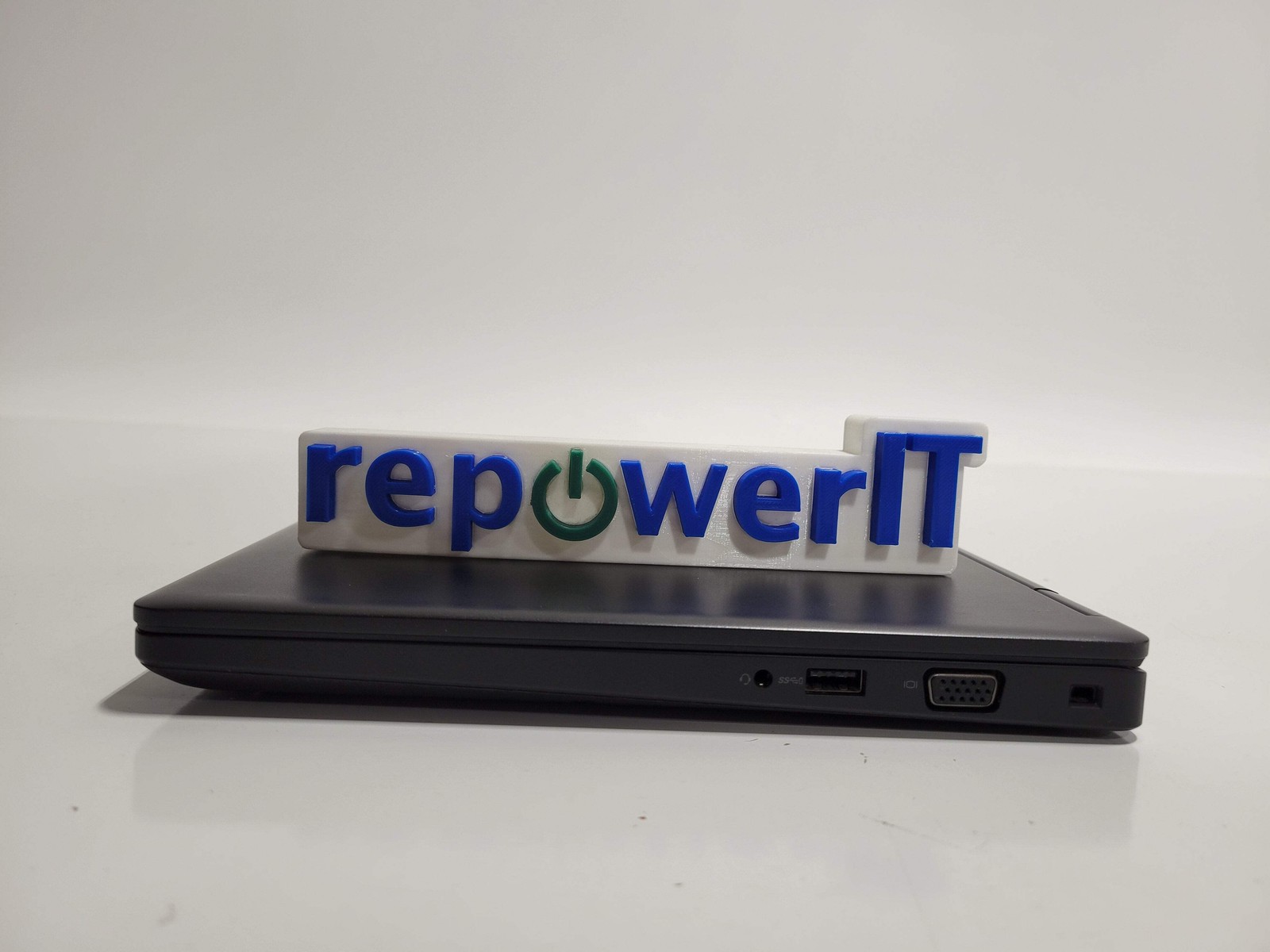 Dell Latitude 5490 14″ Laptop i7-8650U 1.9GHz 16GB 512GB M.2 NVMe SSD Grade B