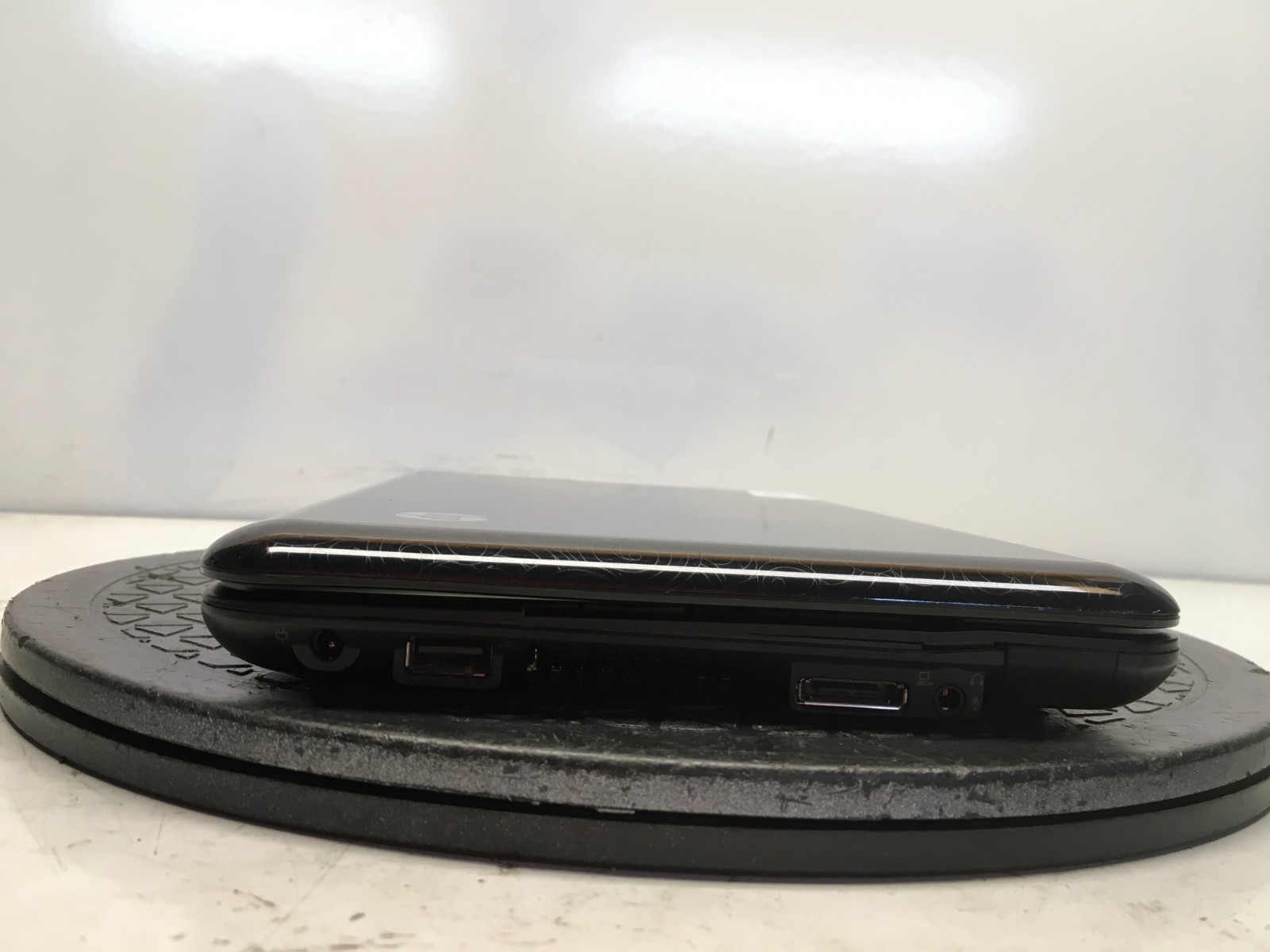 HP Mini 1035NR Intel Atom N270 1.6GHz 1 GB NO HDD