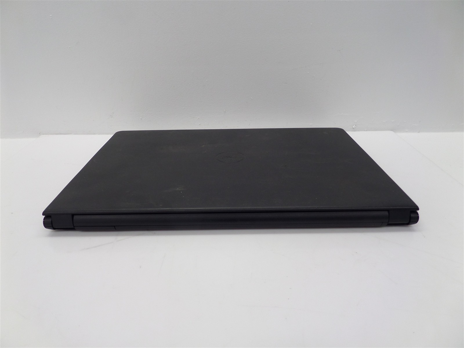 Dell Inspiron 15 3567 15.6″ Laptop w/ i3-7100U 2.4GHz CPU 8GB RAM – No HDD/OS