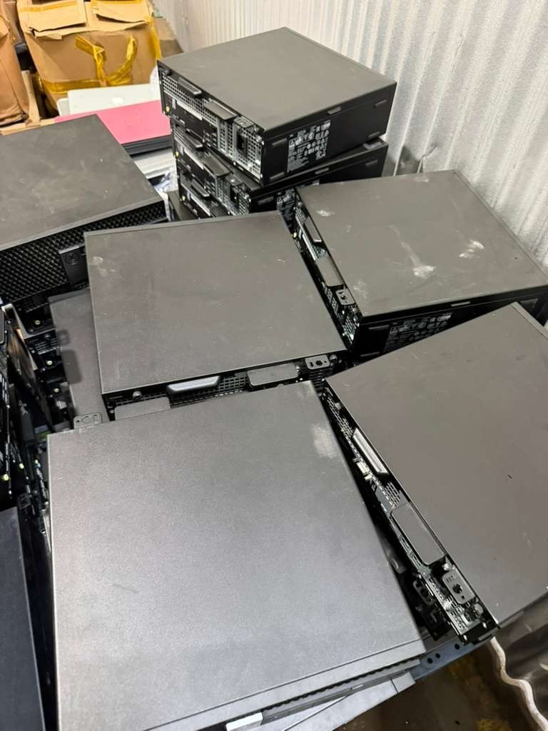 lot of 65 dekstops from 3 to 10 generation Xeons barebones or 8gb ram 512gb HHD