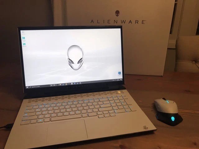 Alienware R3 17 (2020) 32GB 4.5 TB!! 2080 Super — 4K screen MAXXED OUT