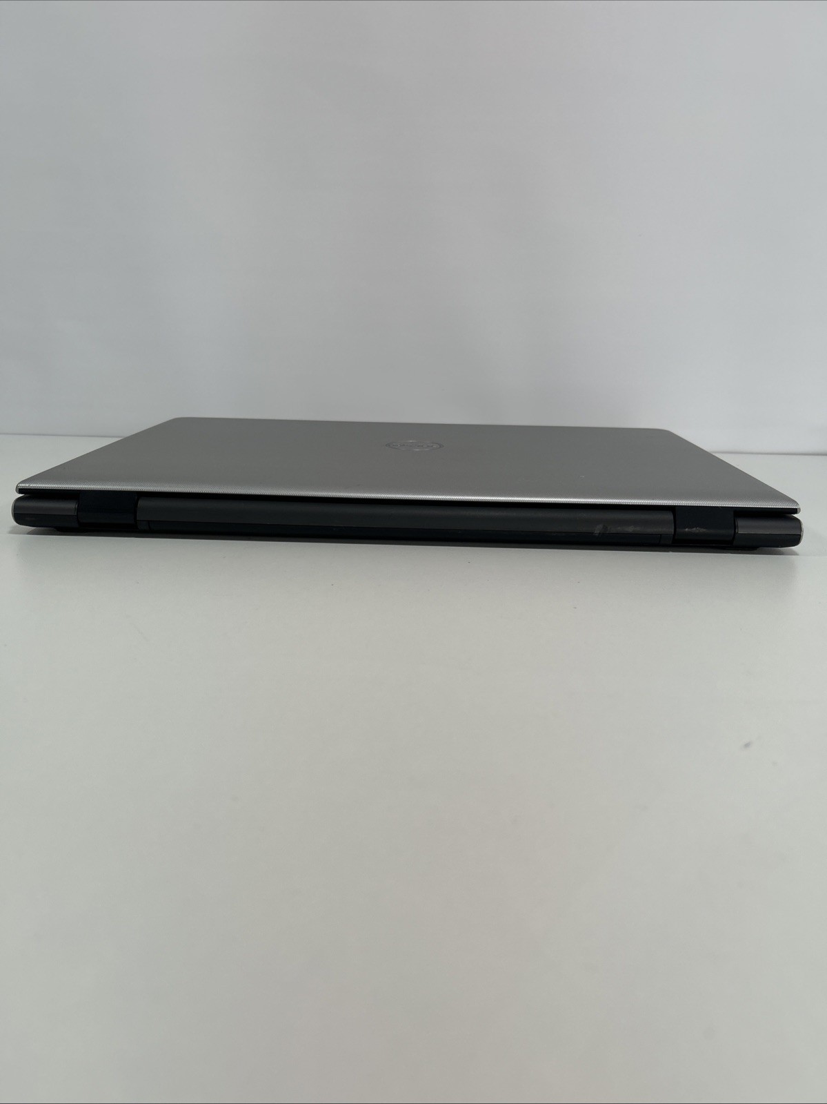 Dell Inspiron 5755 17.3″ AMD A6 7310 AMD Radeon R4 2.0GHz 16GB 256GB SSD Win11P