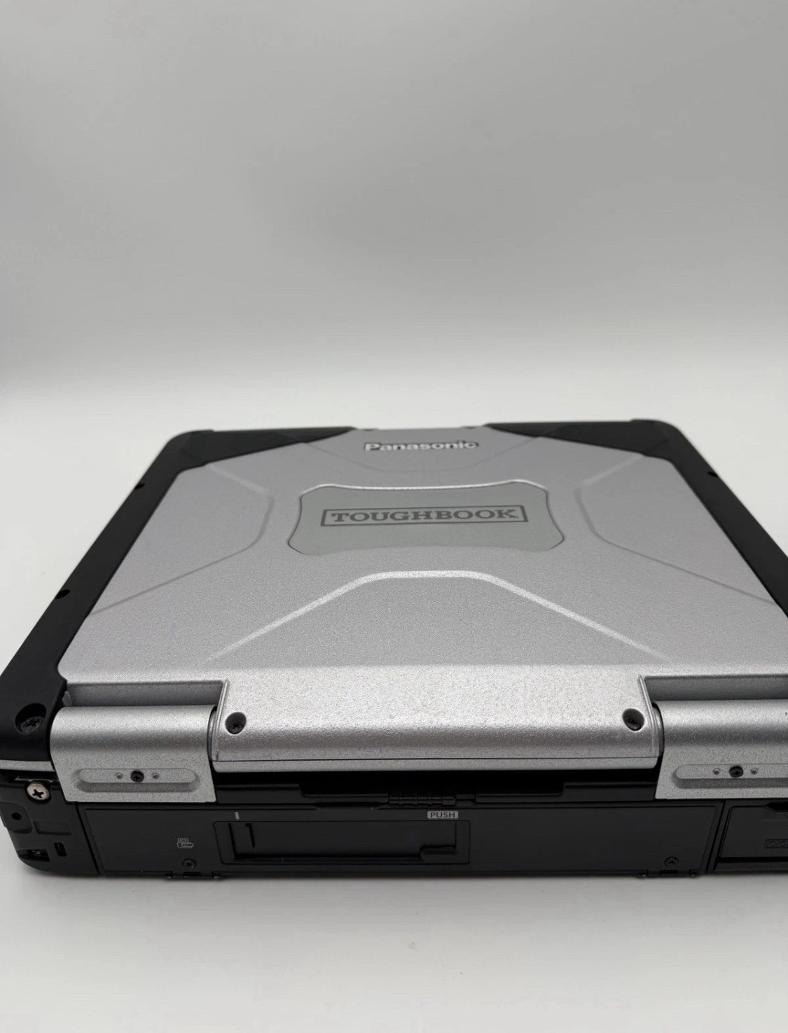 Panasonic Toughbook CF-31 MK6 i7-7600U Touch 16GB 256 SSD Win11pro 4G/DVD -Clean