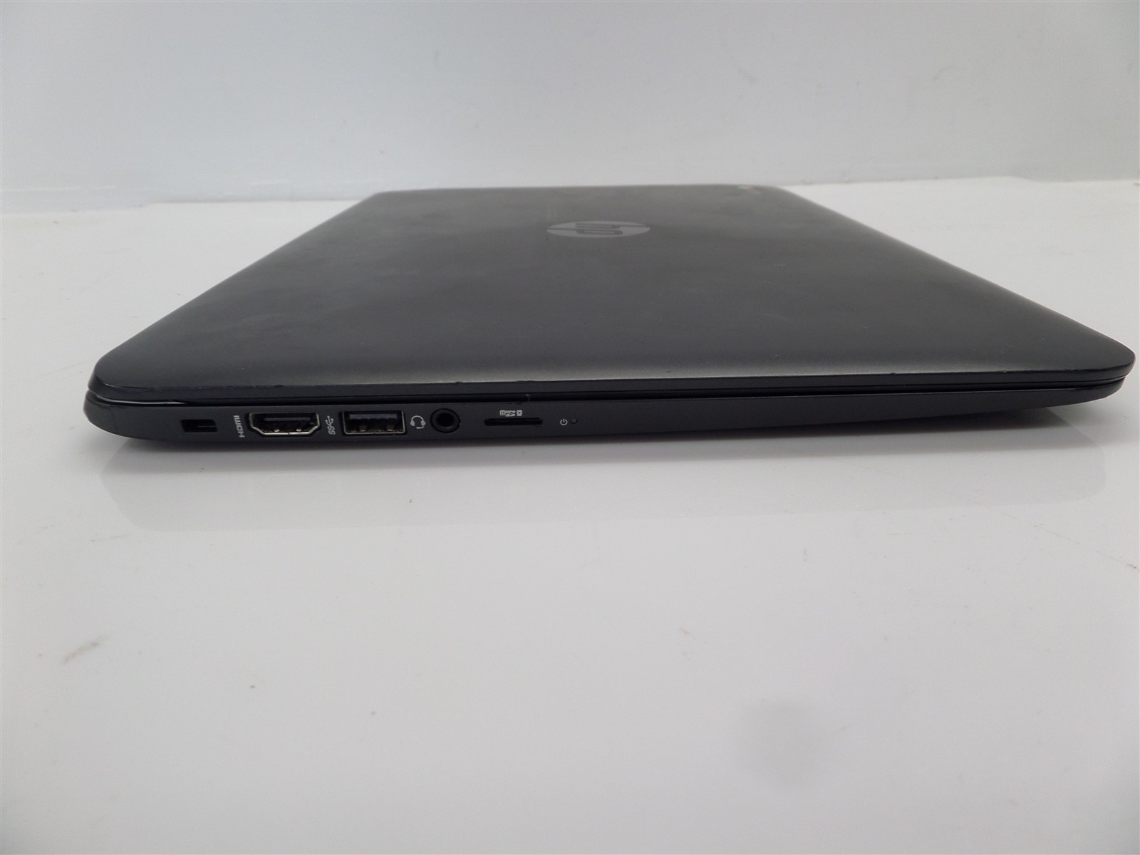 HP 14″ Chromebook 14 G4 32GB eMMC 4GB RAM N2840 CPU – Cracked Plastic Corner